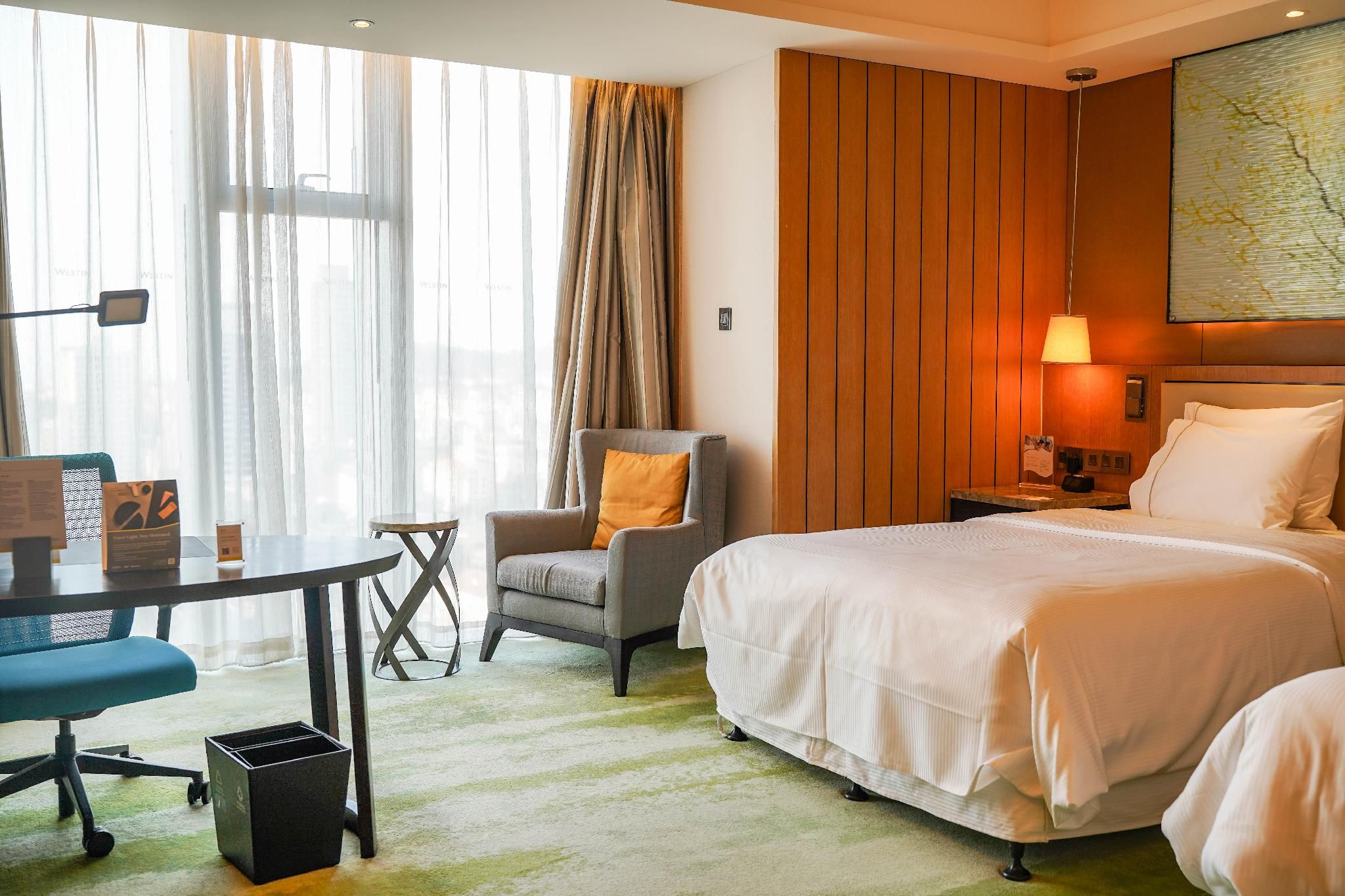 Larger Guest room, 2 Double, City view
