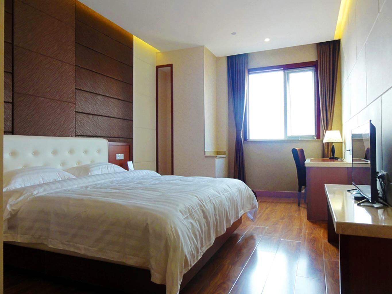 City View King Room