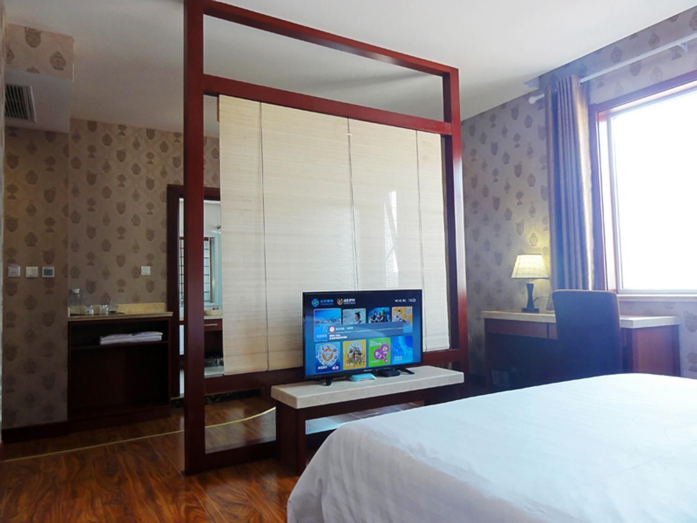 Deluxe Plus Super King Room