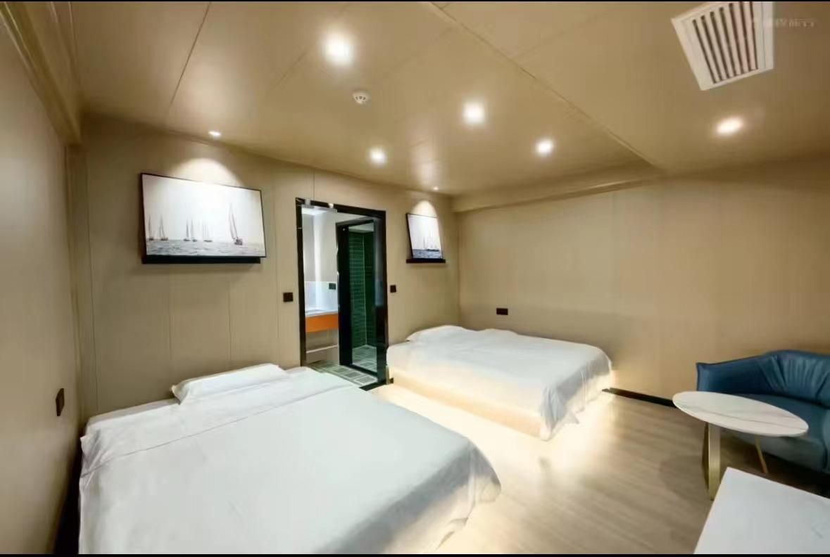 Guest Room - Twin Beds