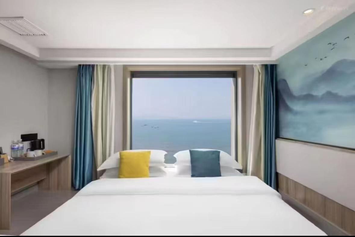 Tatami Queen Room