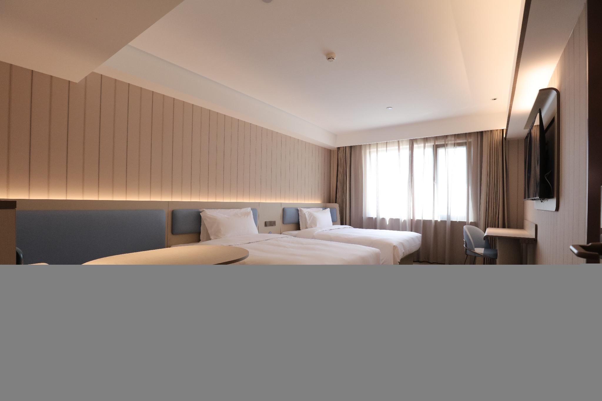 Huazhu - Family Room