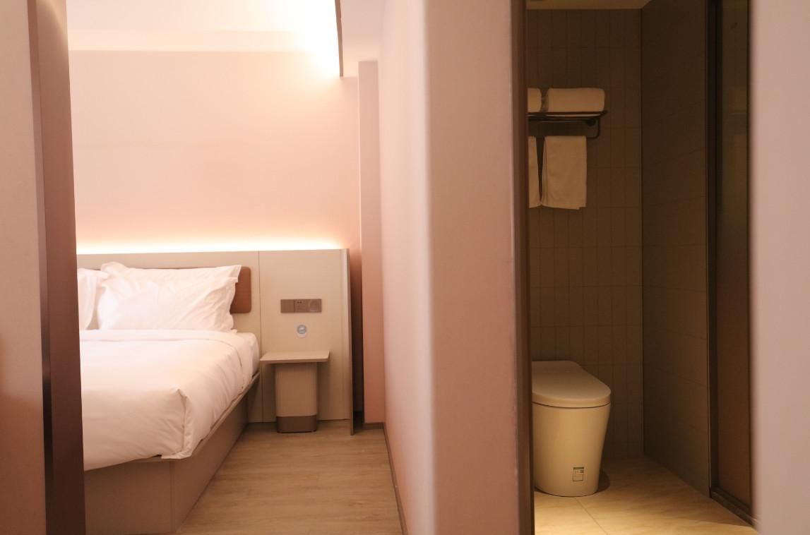Huazhu - Superior BedRoom