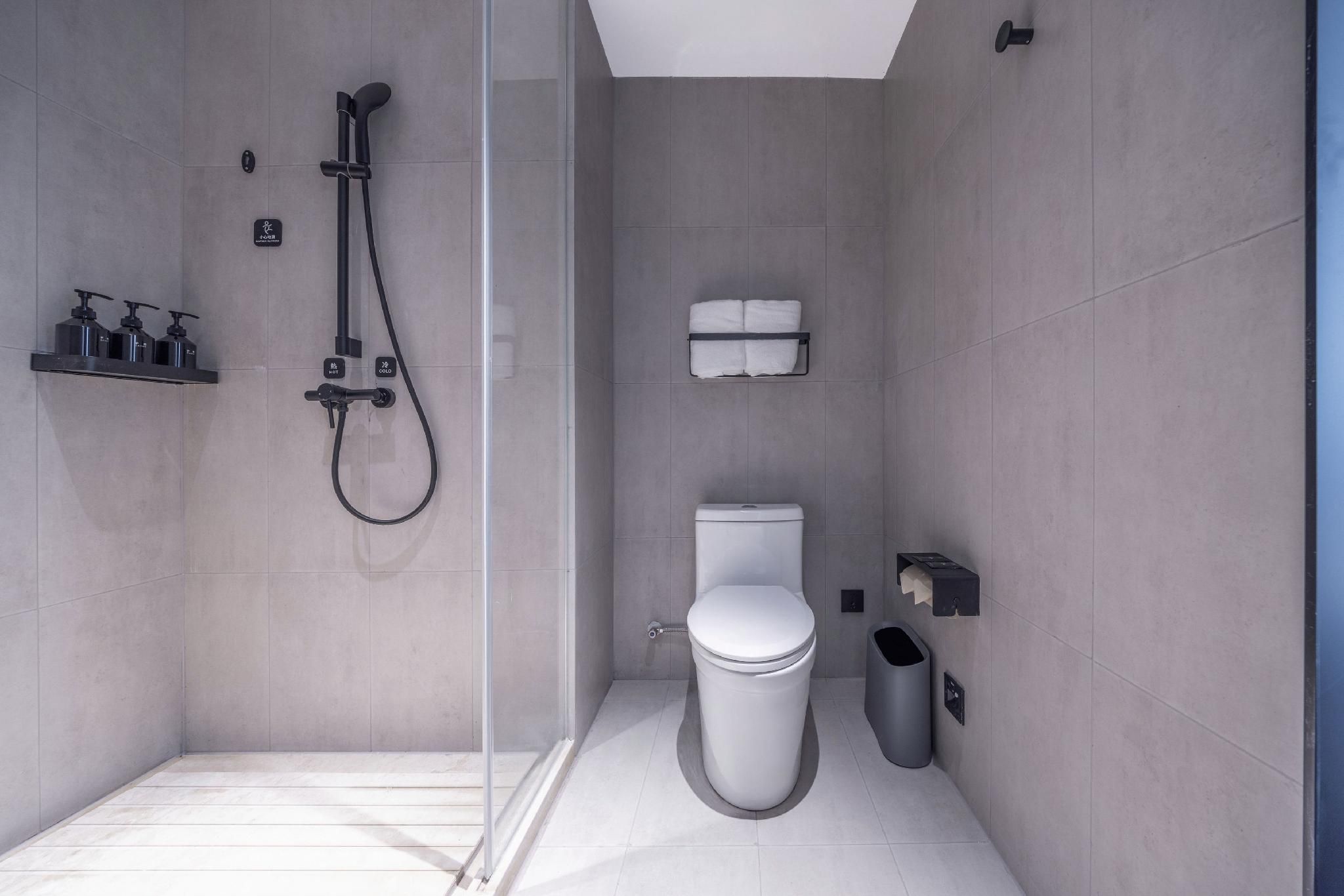 Atour Light Hotel Qingdao May Fourth Square Qingdao University Select Twin Room 3