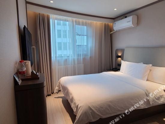 Hotel Queen Room