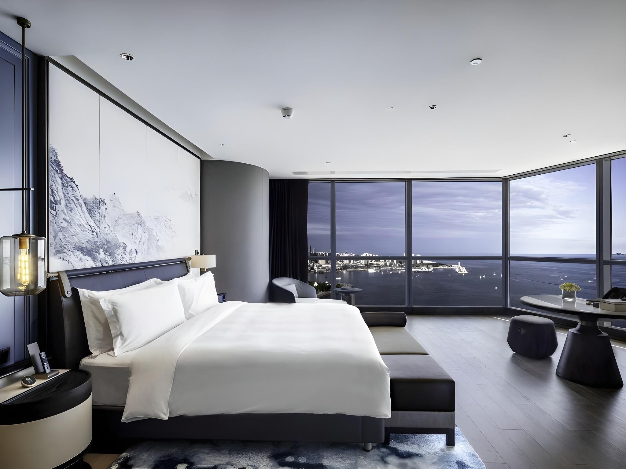 Deluxe Harbour View Suite