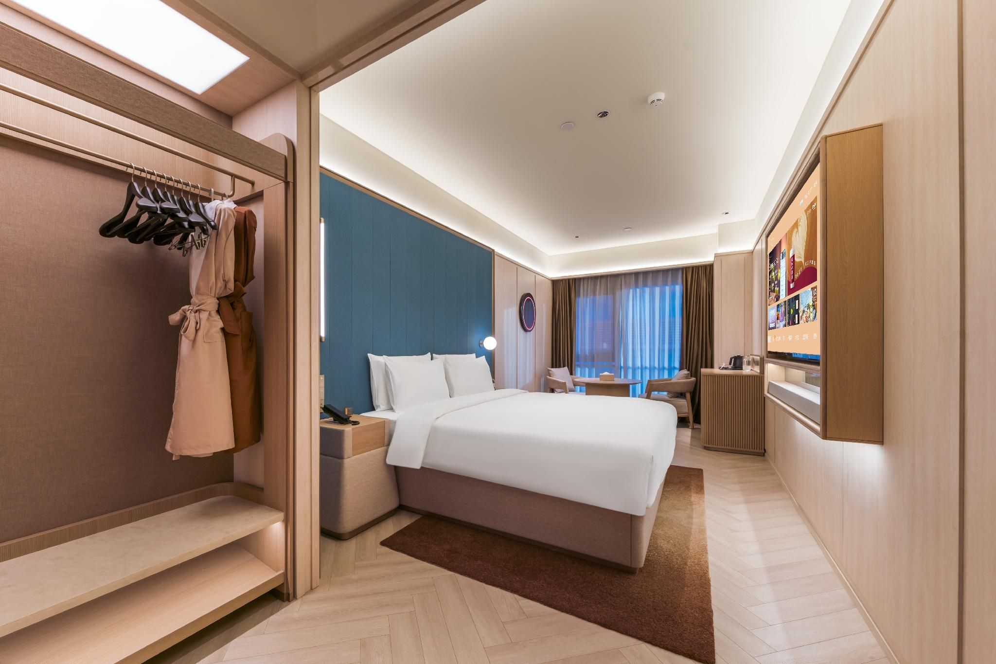 Business Queen Bed Room