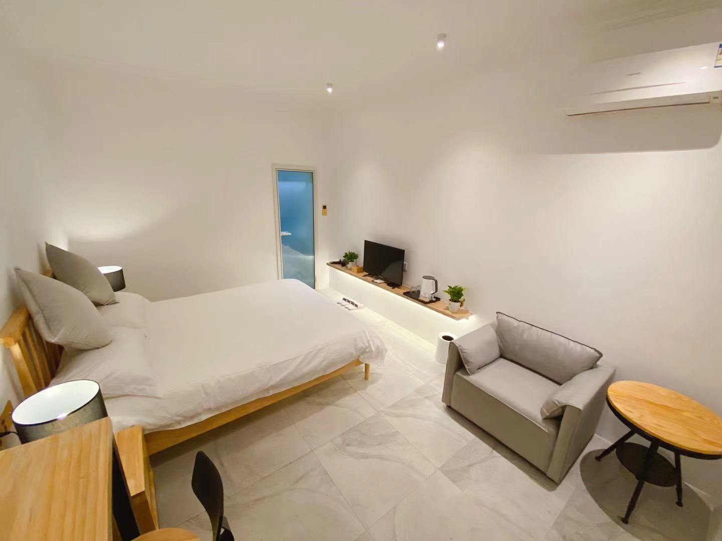 Queen Room
