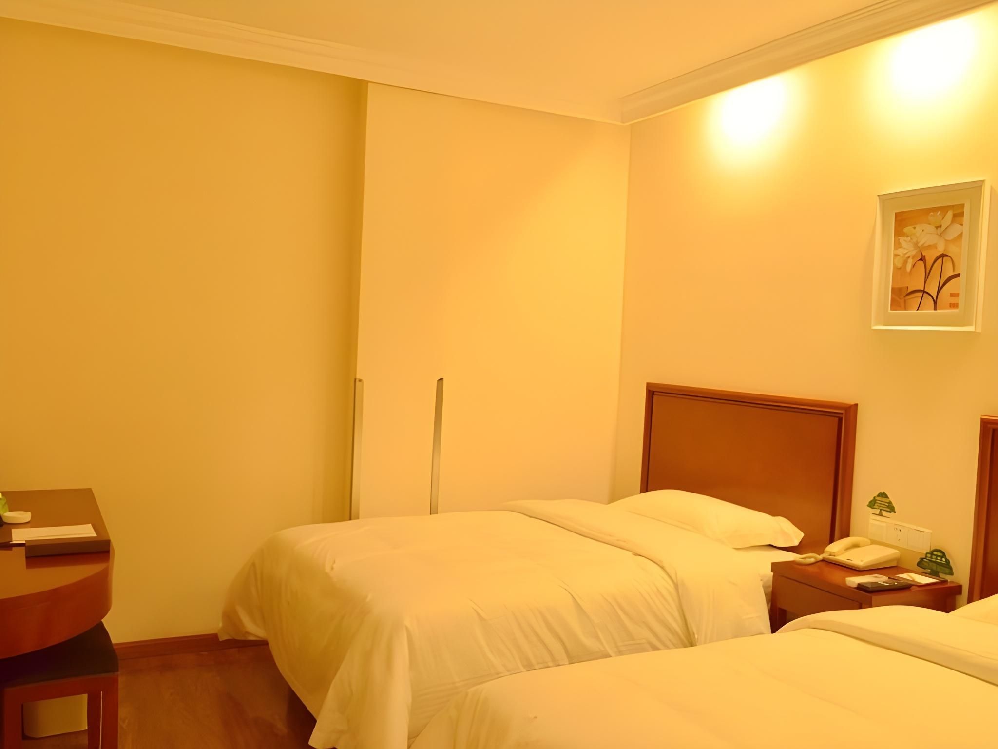GTR - Twin Room No Window