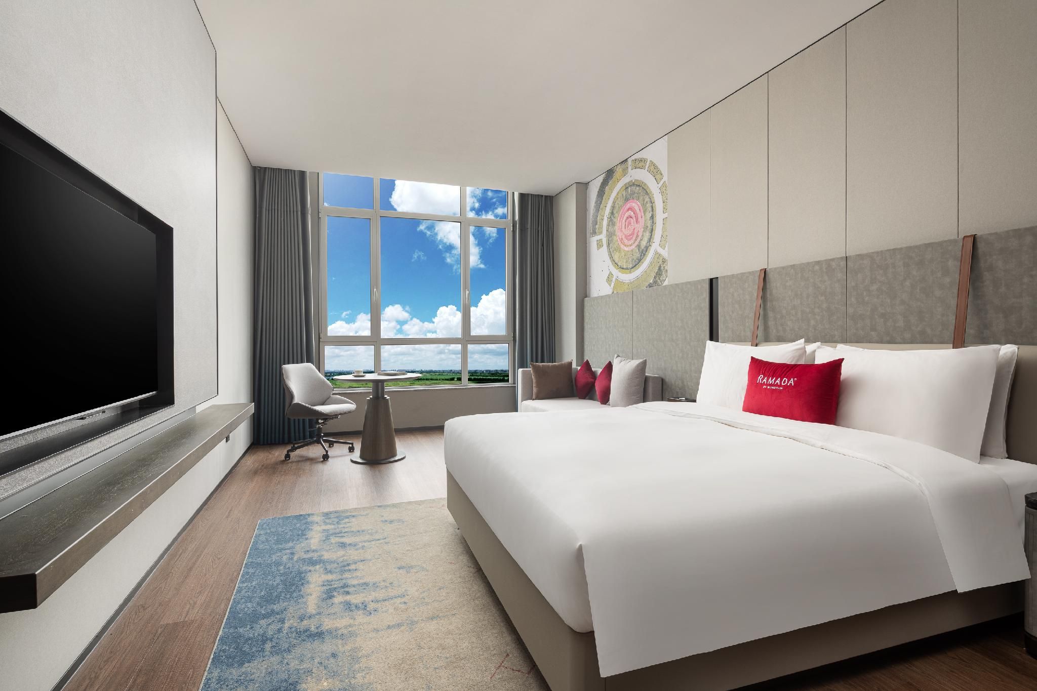 1 King Bed, Superior Room, Non-Smoking