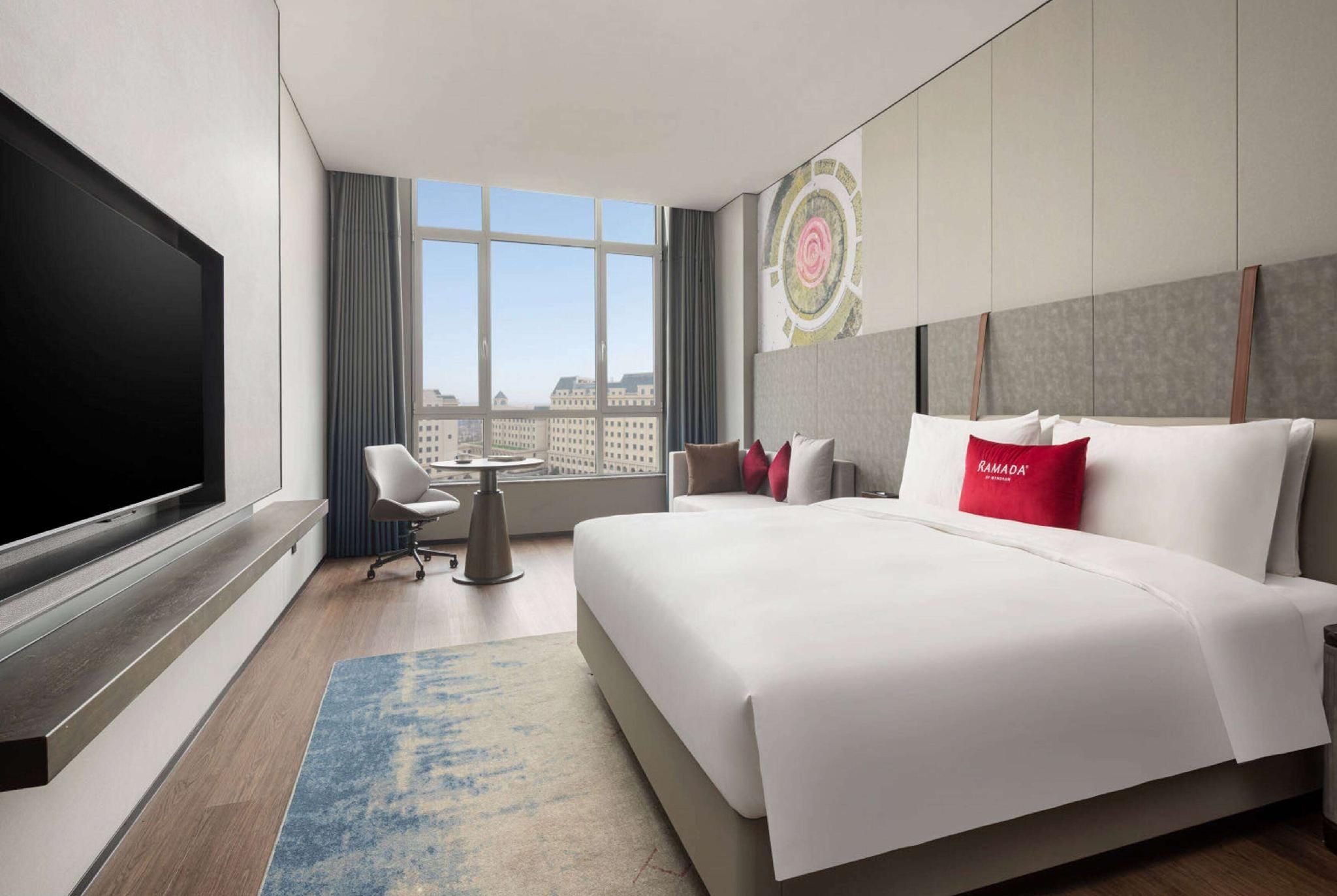 1 King Bed, Deluxe Room, Non-Smoking