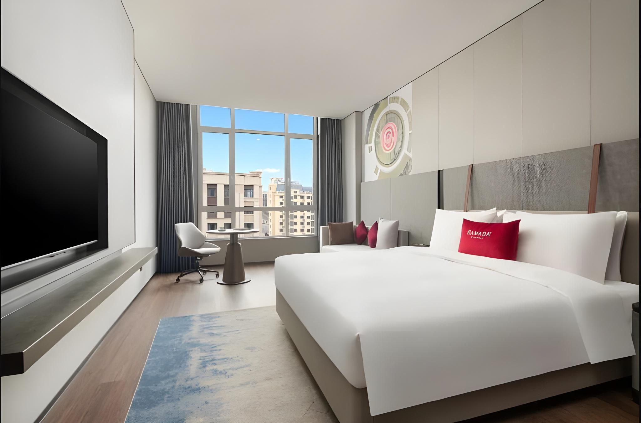 1 King Bed, Mobility Accessible Room, Non-Smoking