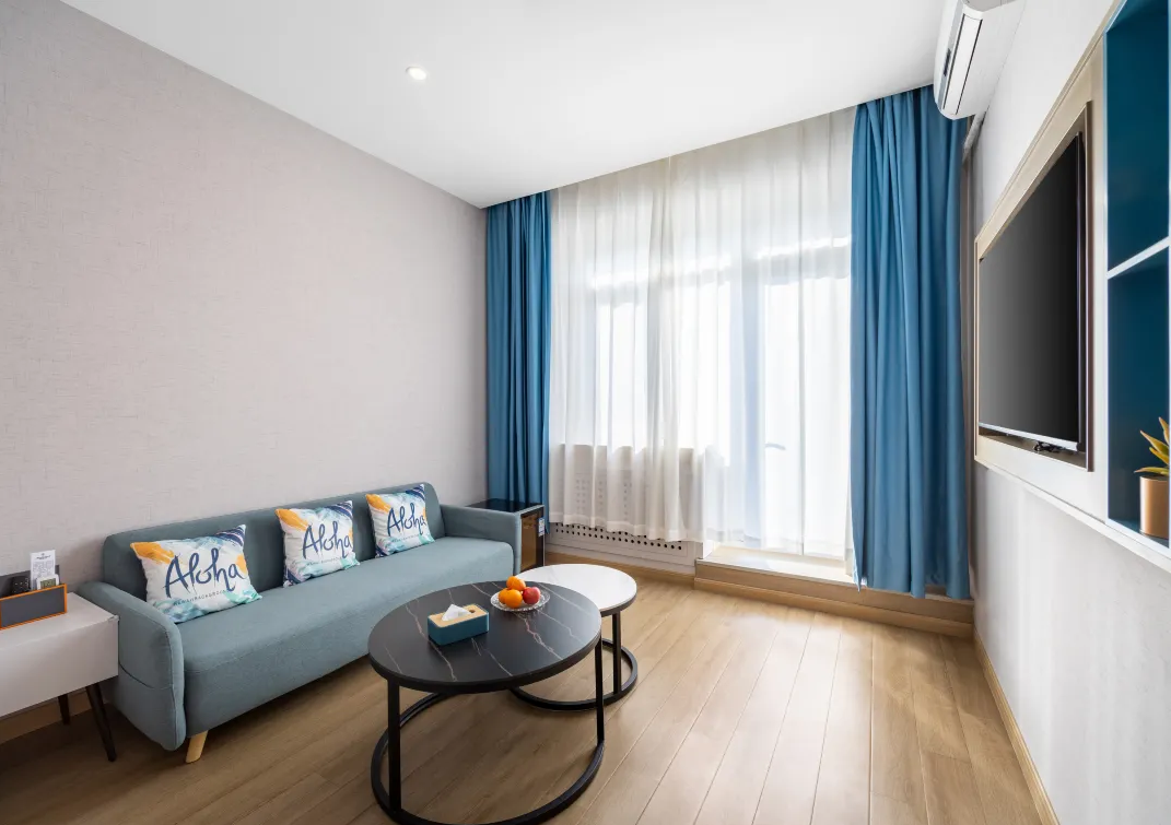 Sunshine Courtyard Twin Room