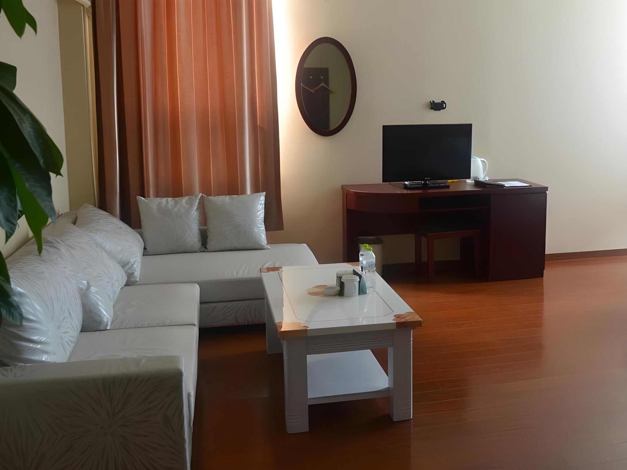 GTR - Superior 1 Bed Room with 1.8M Bed