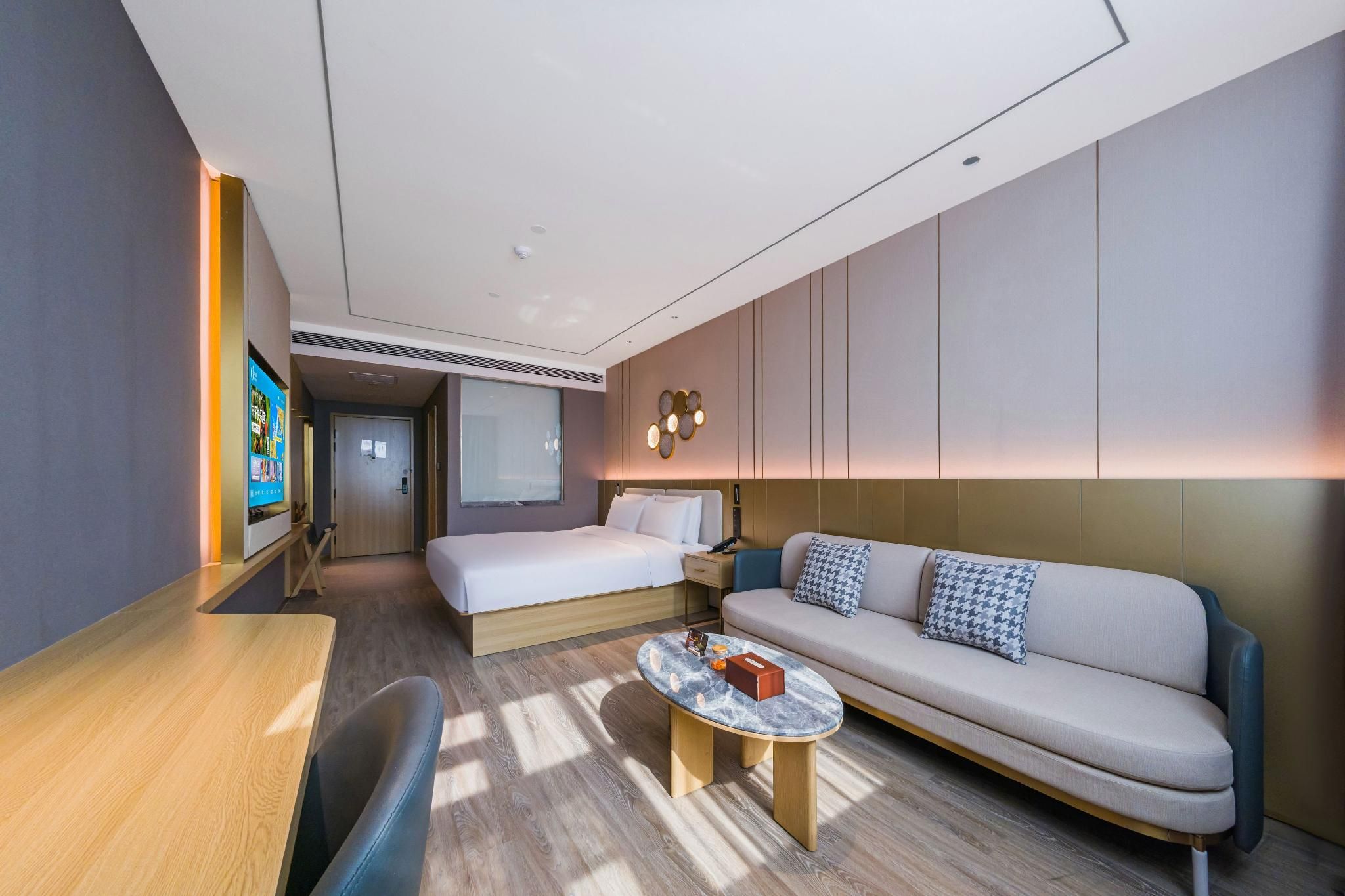 Business Queen Room