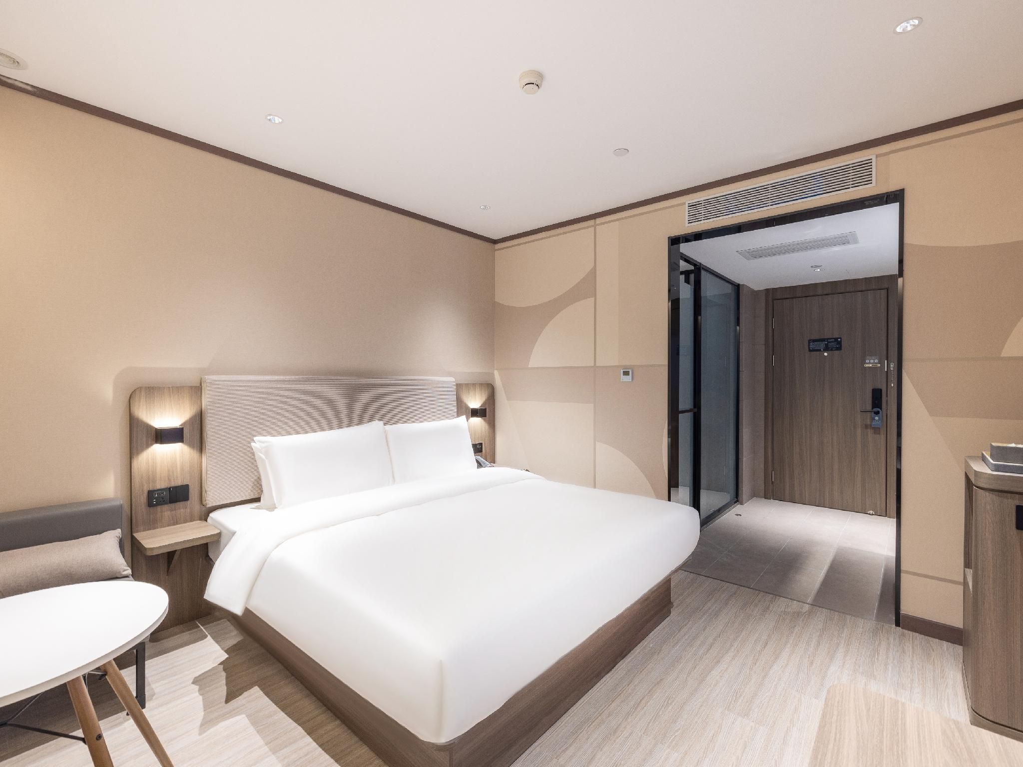 Queen Room A