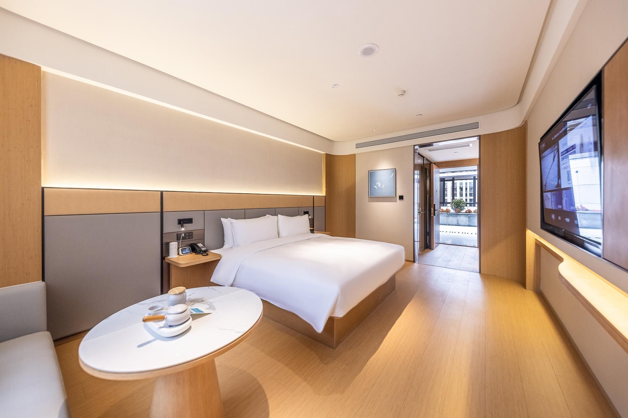Huazhu - Room With View