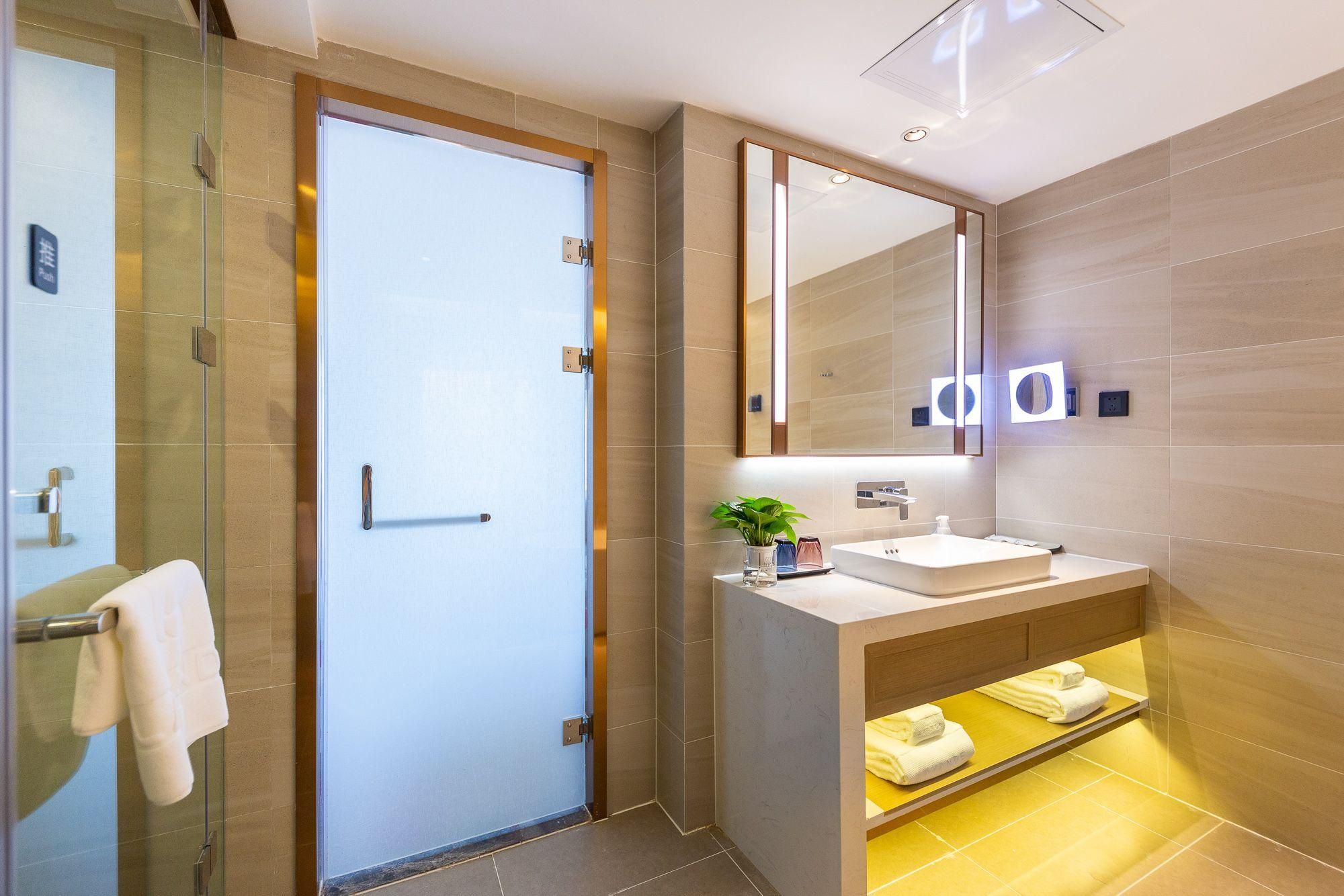 Lavande Hotel Lanzhou Anning District Zhonghai Plaza WH - Business Suite Bed Room 3