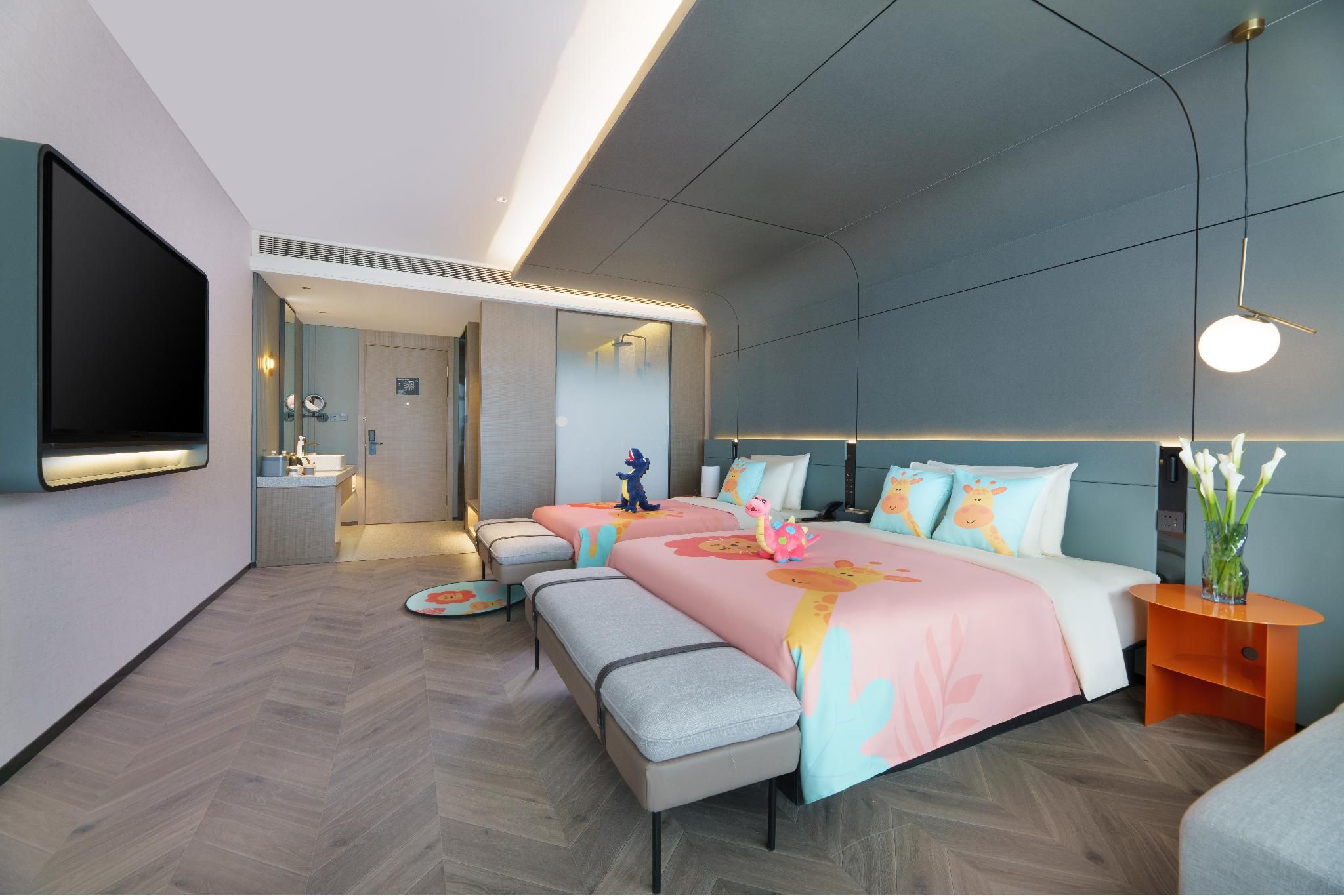 Atour S Hotel Lanzhou Asia-Europe International High Altitude JIMU Family Kids Room with City View 3