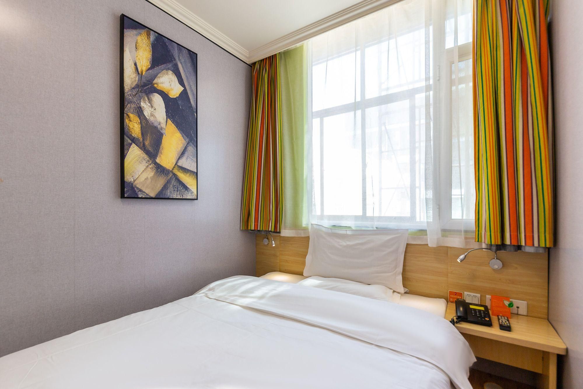 Economy Room