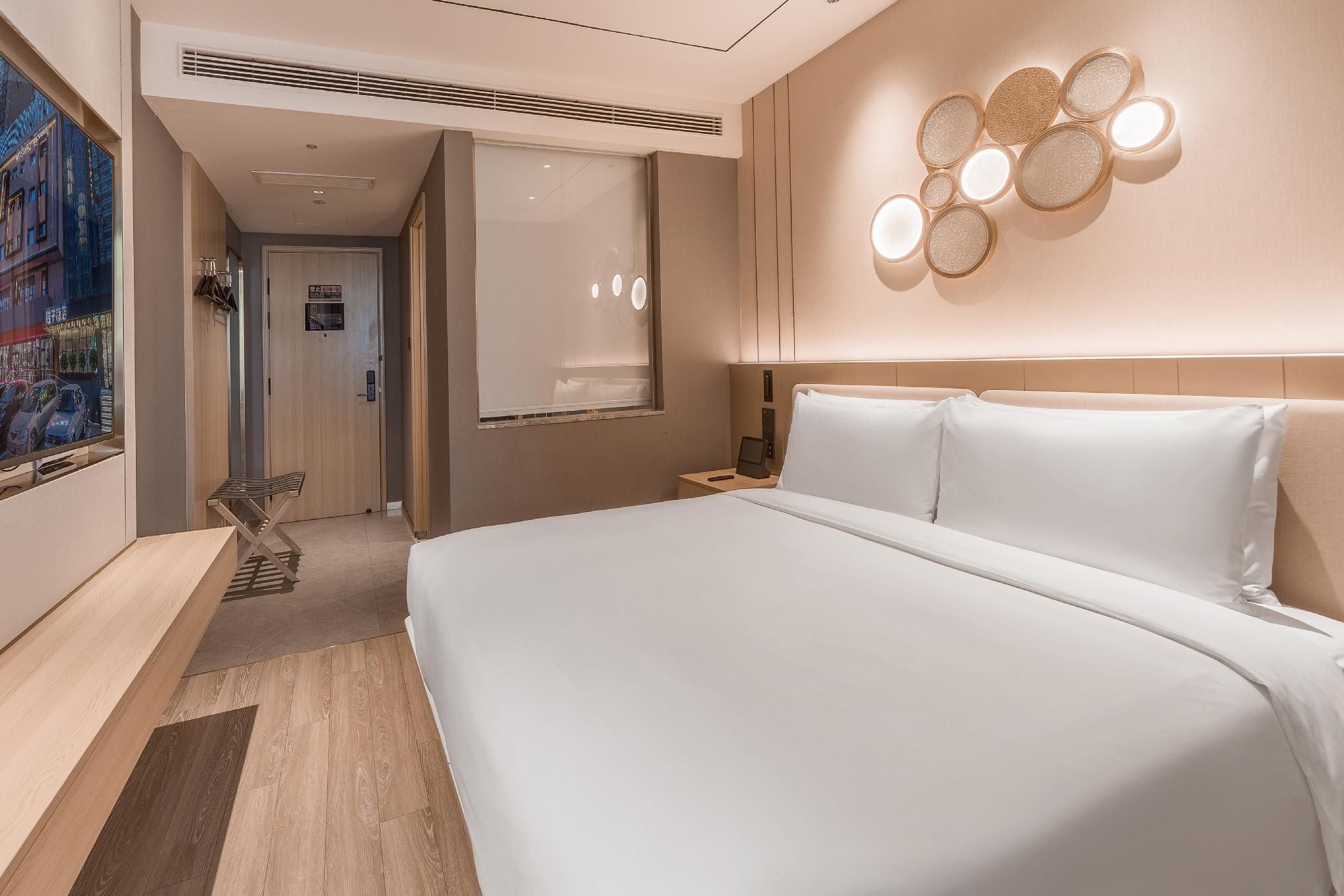 Huazhu - Yueruo Liujin Bed Room