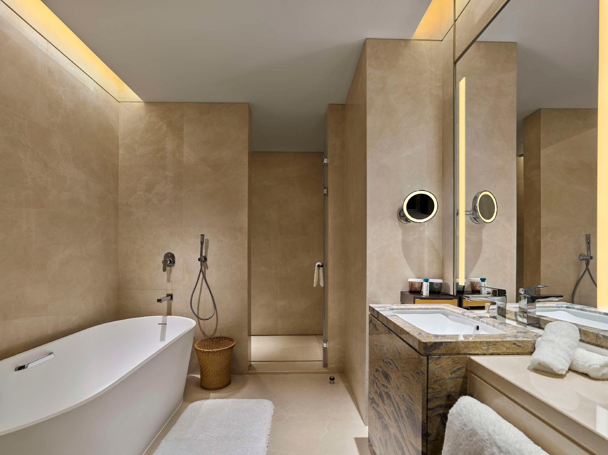 King Deluxe Suite