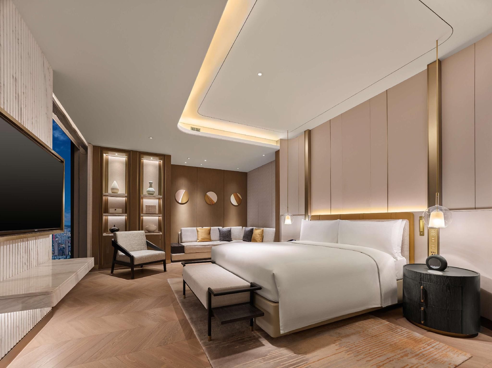 KING SKYLINE SUITE