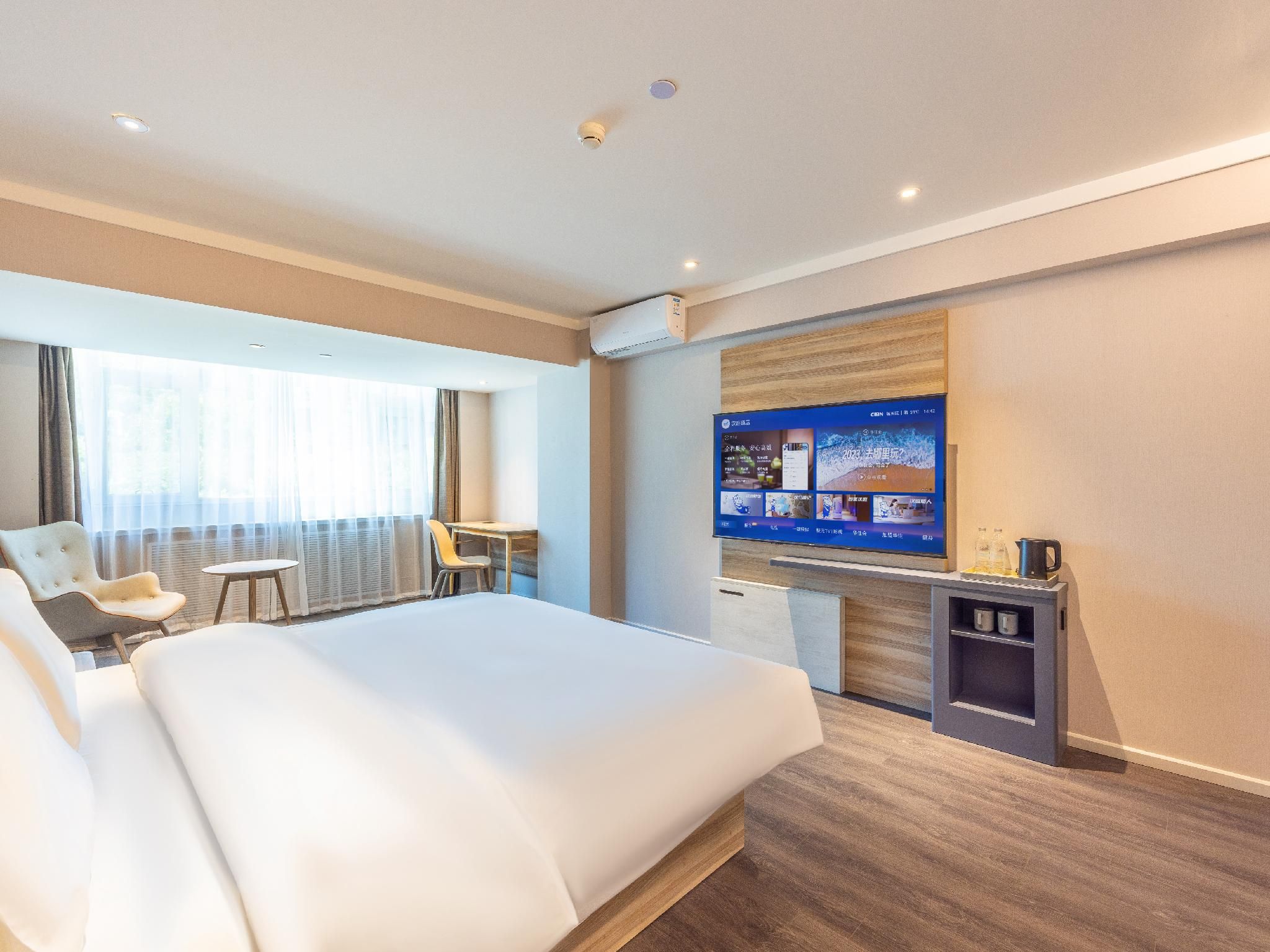 Business Queen Bed Room