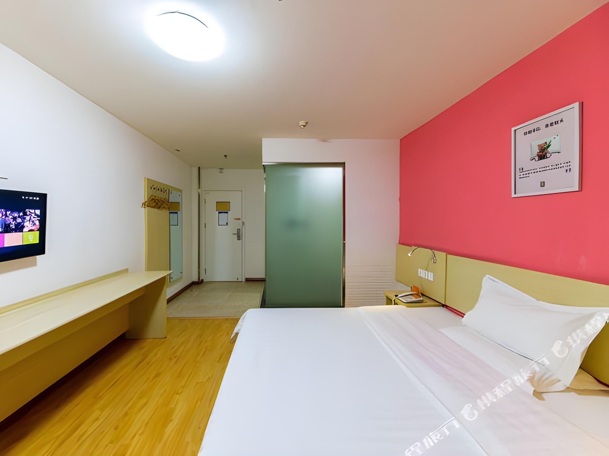 Economy Room