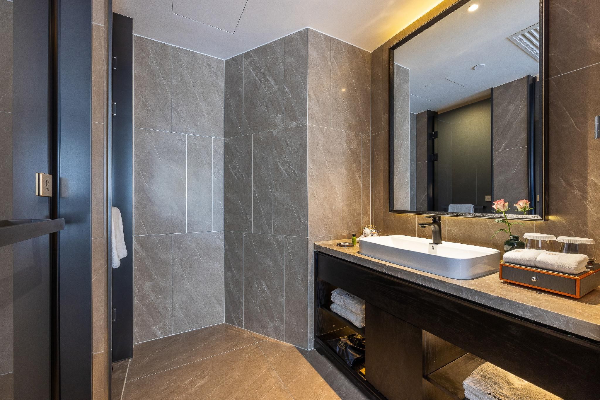 Light Luxury Suite