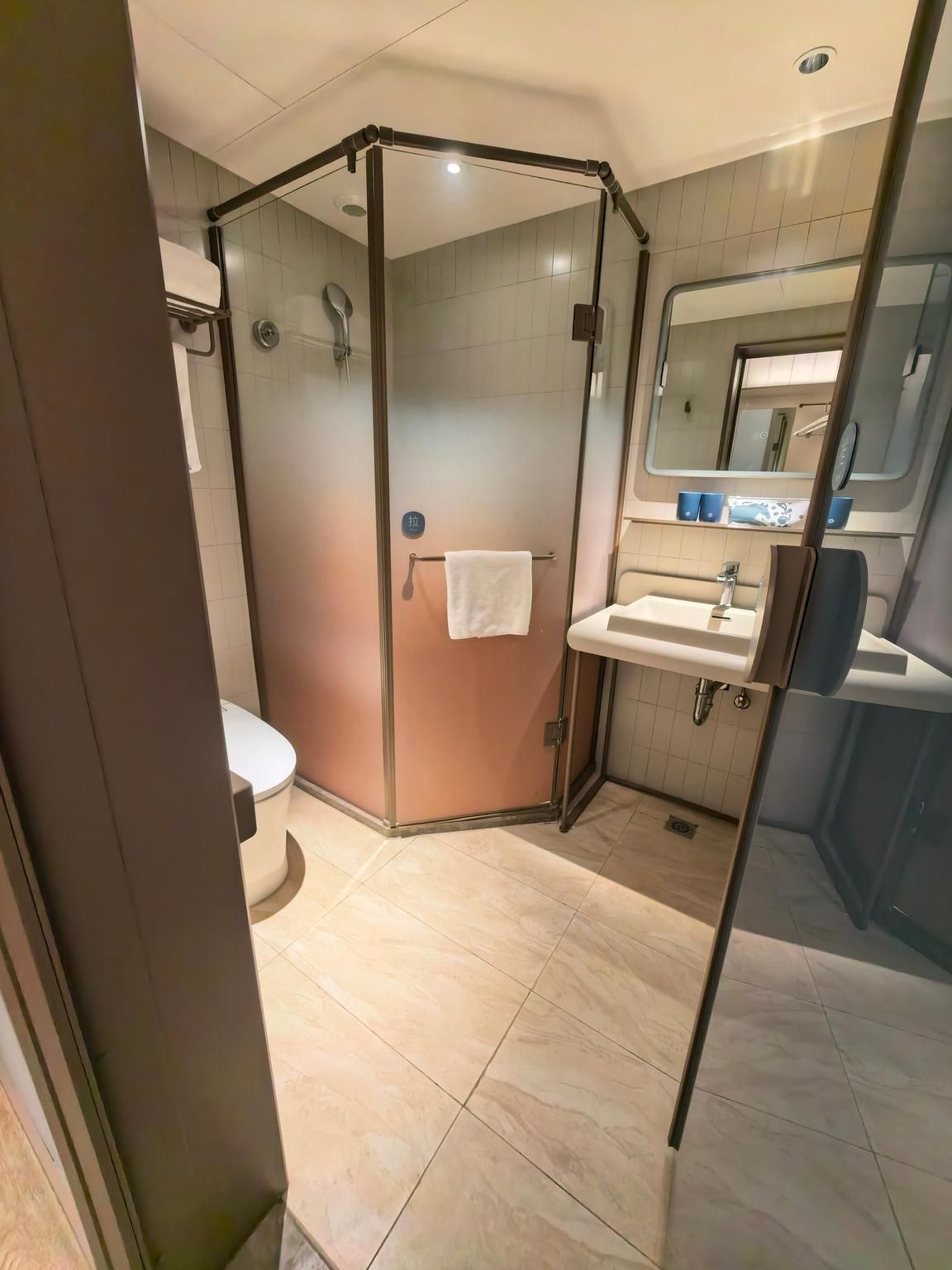 Queen Room A