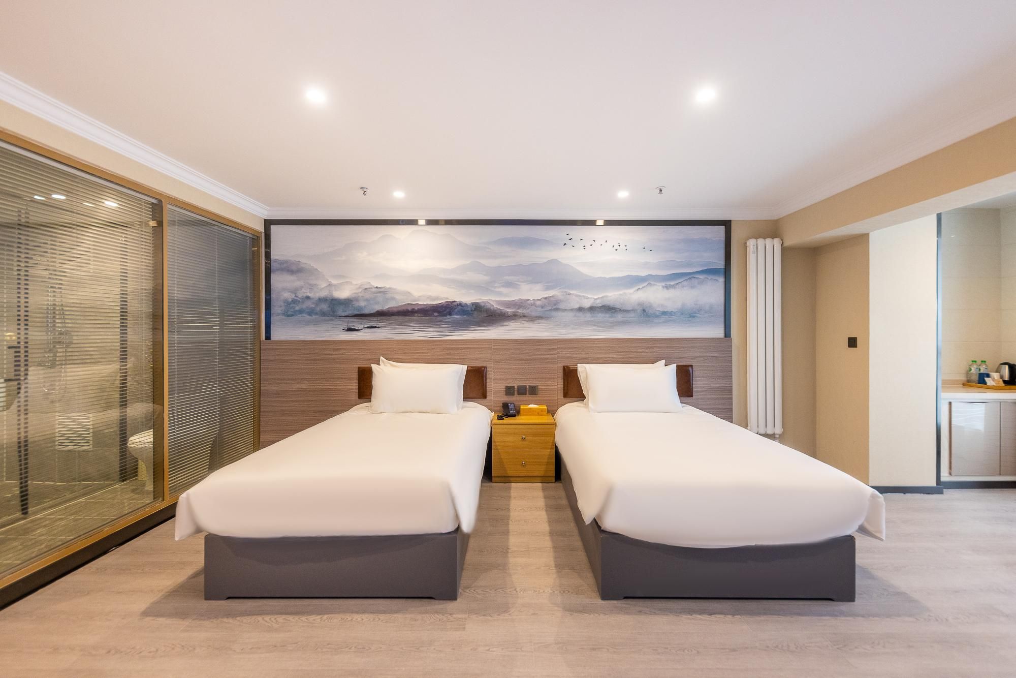 Huazhu - Deluxe Family Room