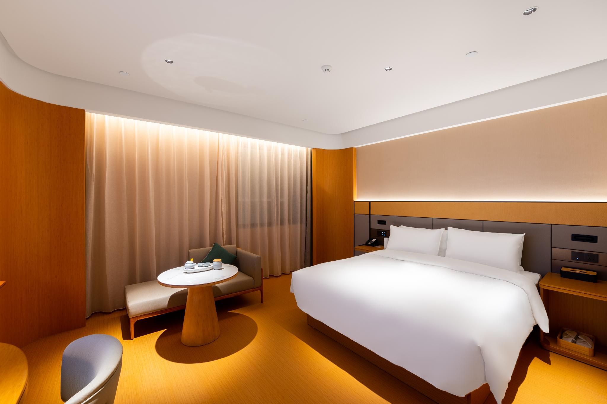 Huazhu - Room With Bed