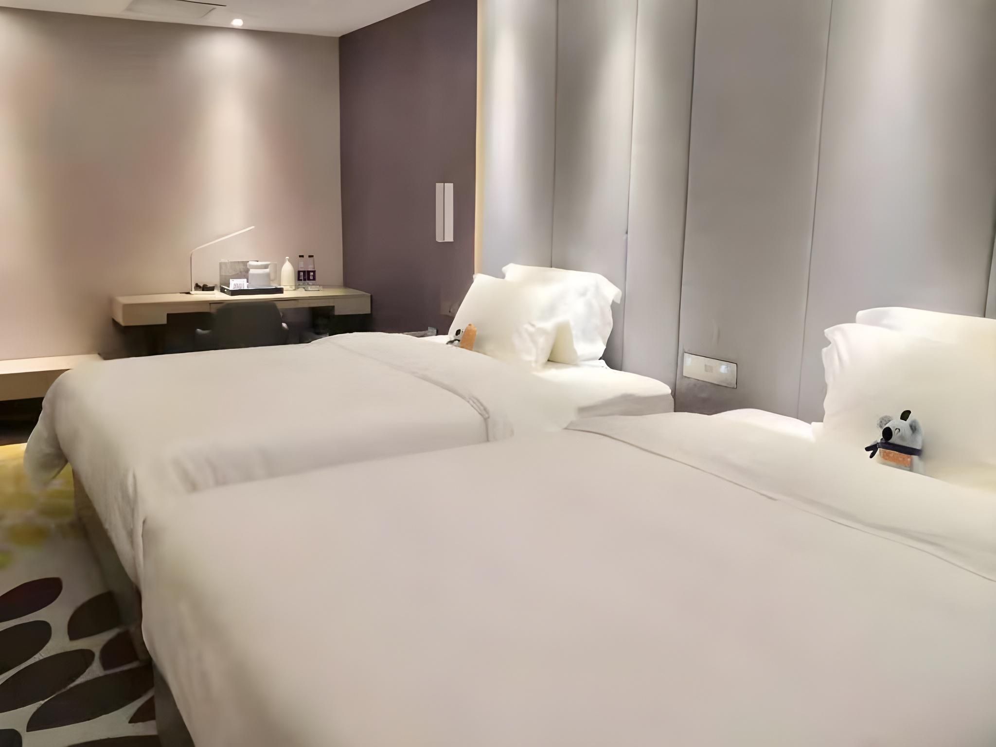 Twin Deluxe Room