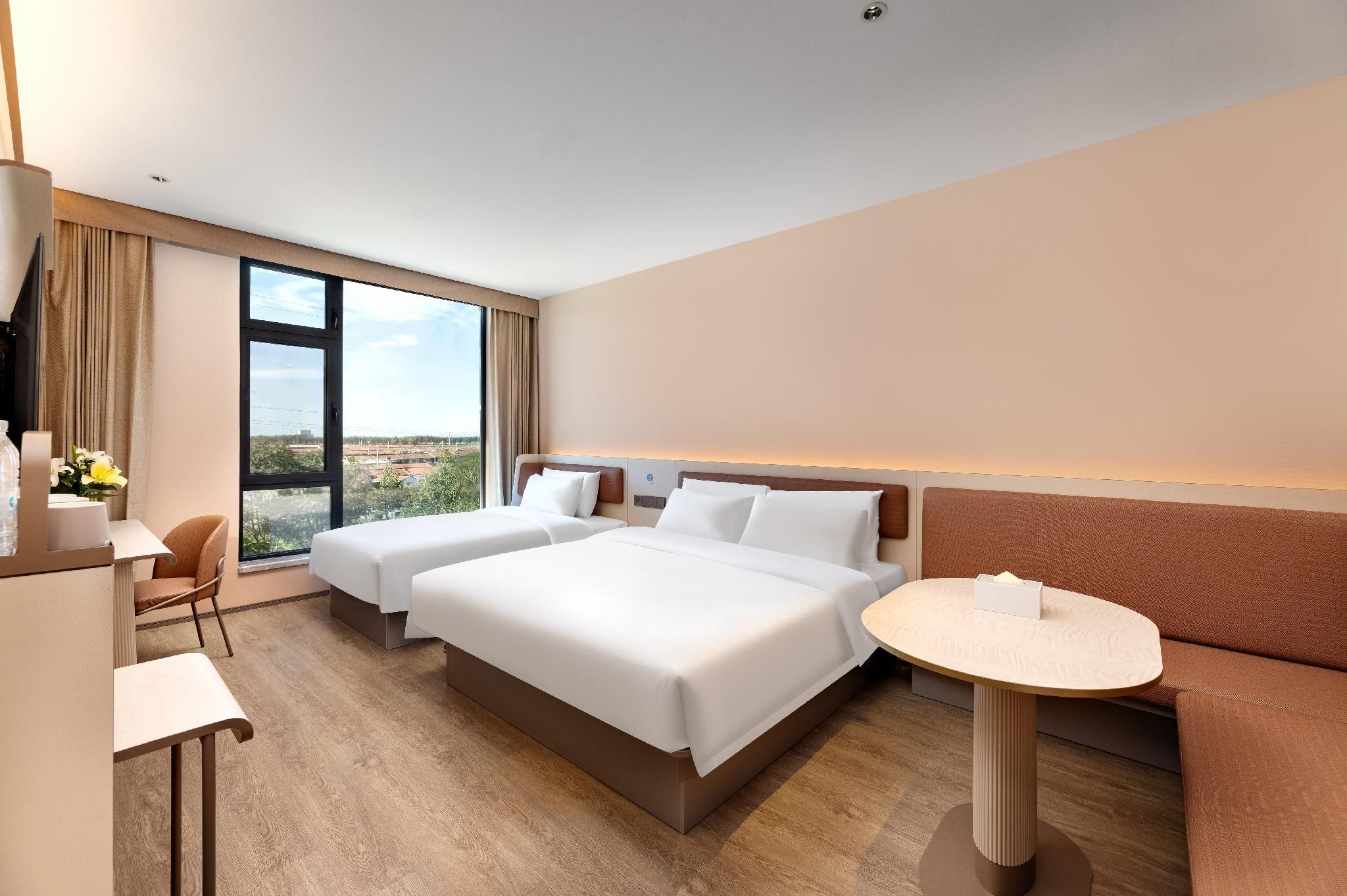 Deluxe Family Room, Guest room