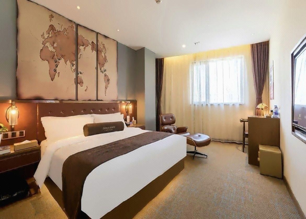 James Joyce - Deluxe 1 Bed Room