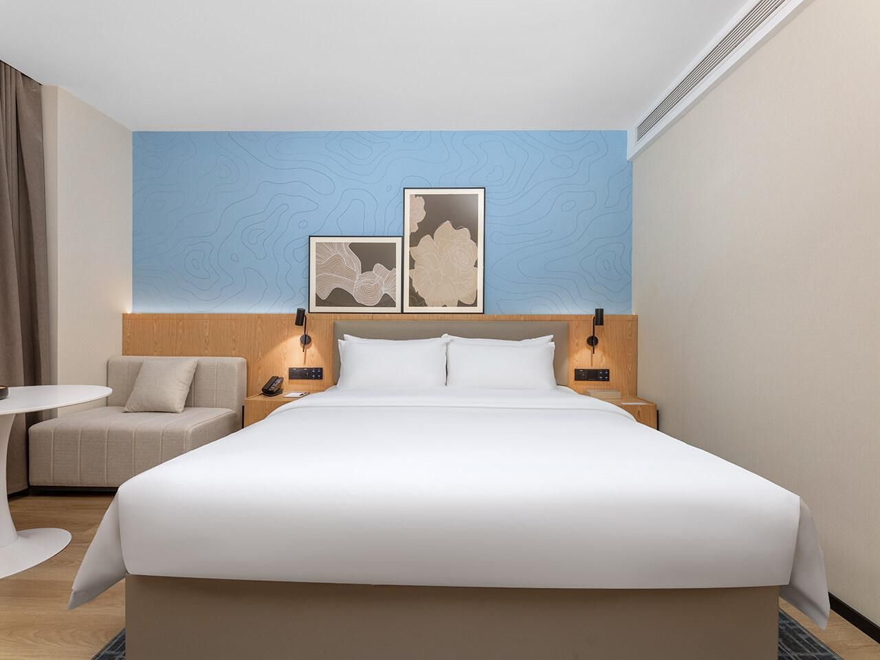 WH - Deluxe Bed Room