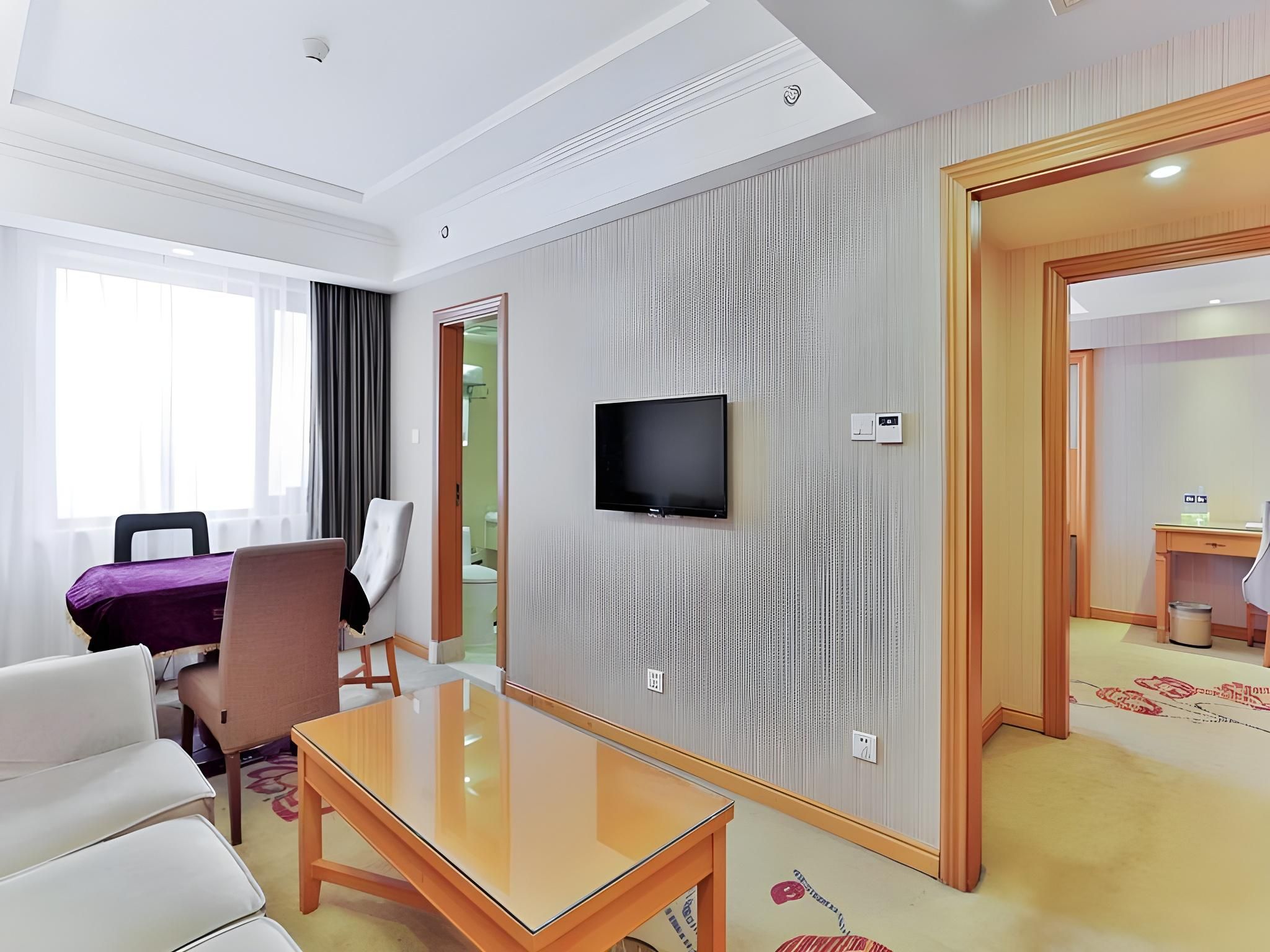 Vienna - Functional Chess Suite Room