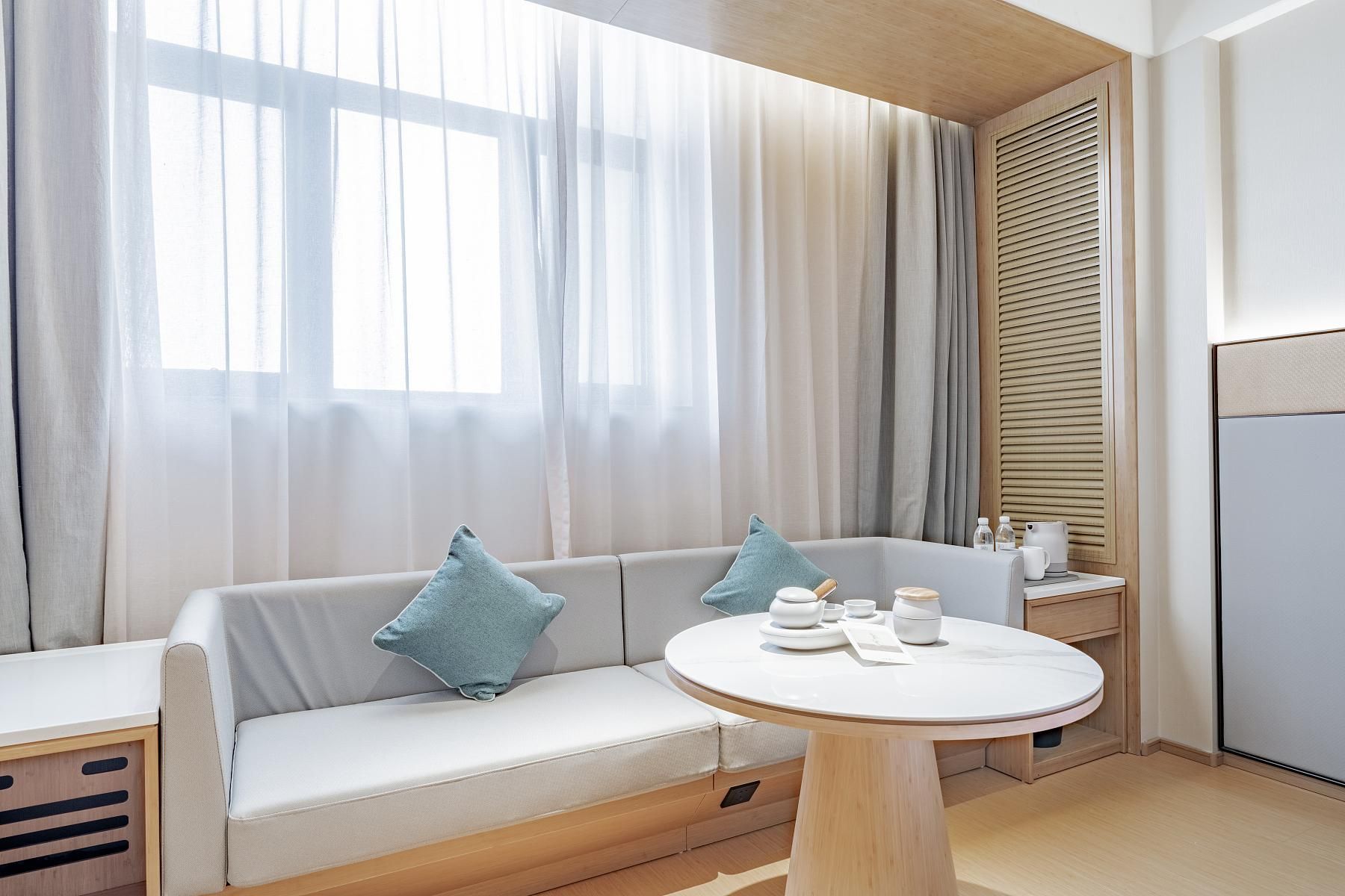 Huazhu - Room With Bed