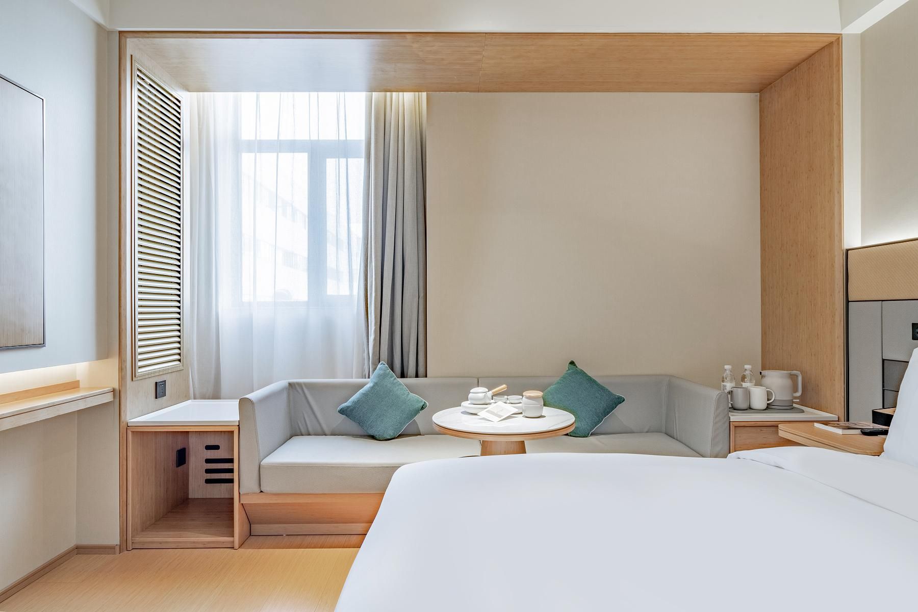 Huazhu - Room With Bed