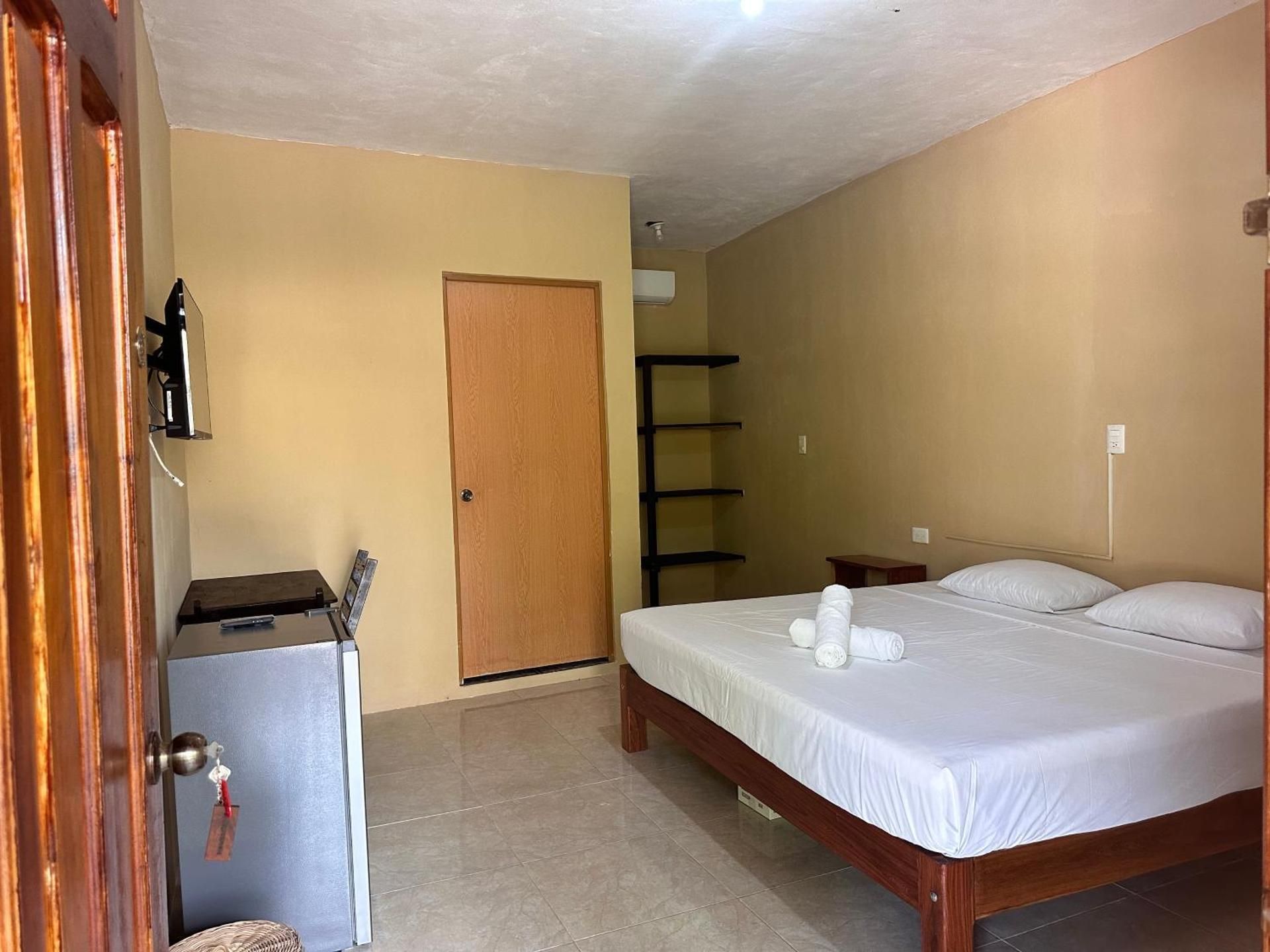 Deluxe Room (2 Adults + 1 Child)