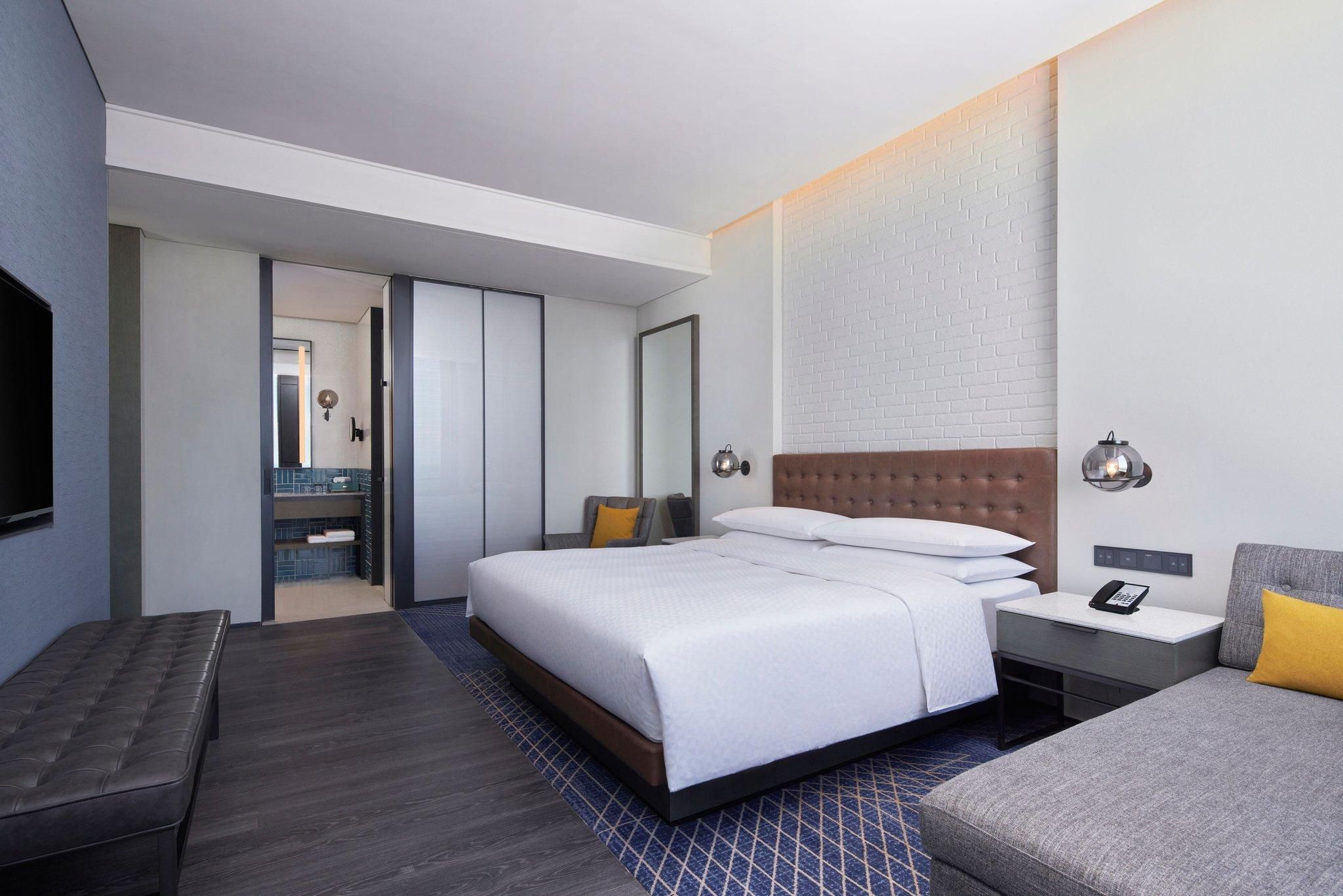 Junior Suite, 1 Bedroom Junior Suite, 1 King