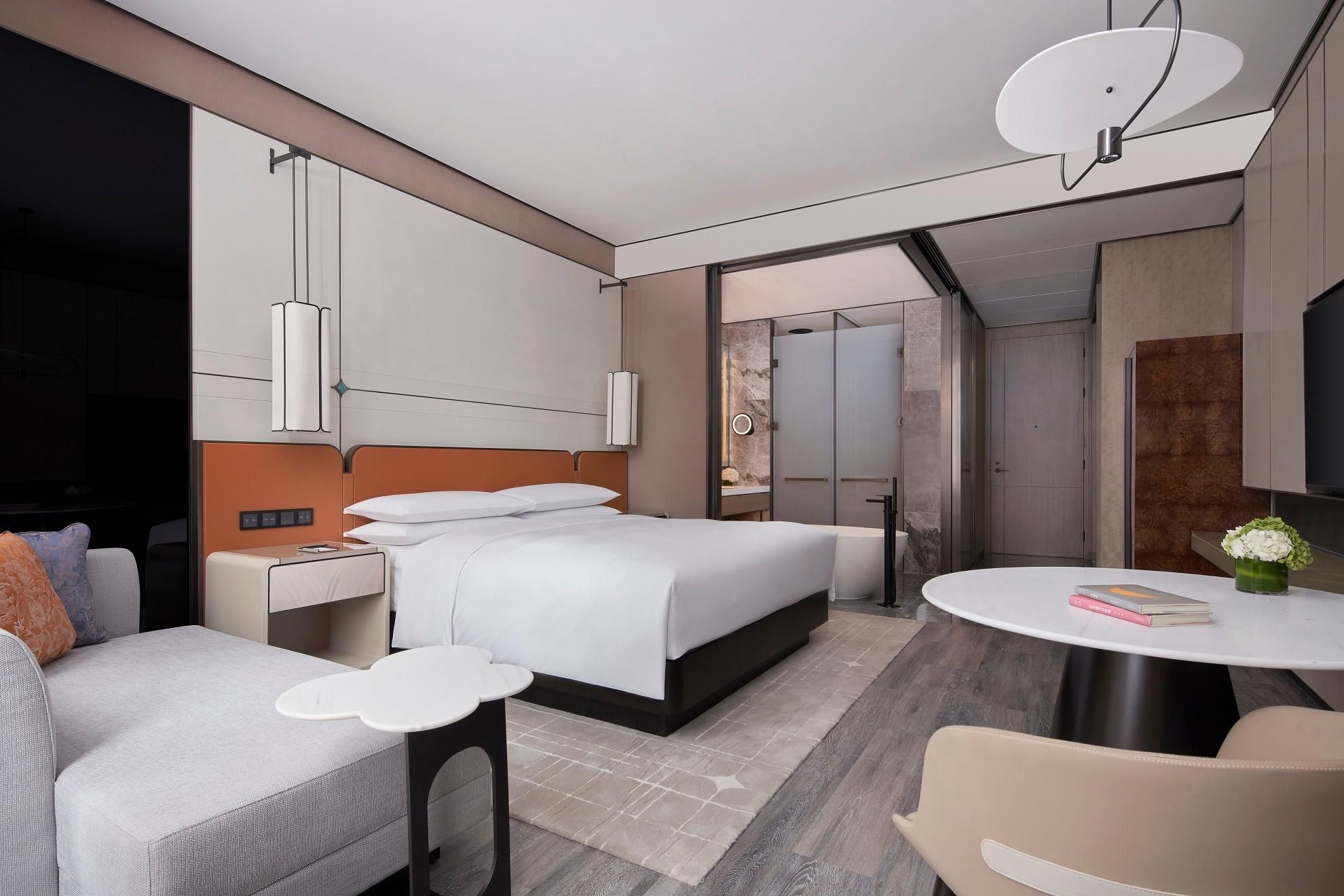 Executive King, M Club lounge access, Guest room, 1 King, High floor