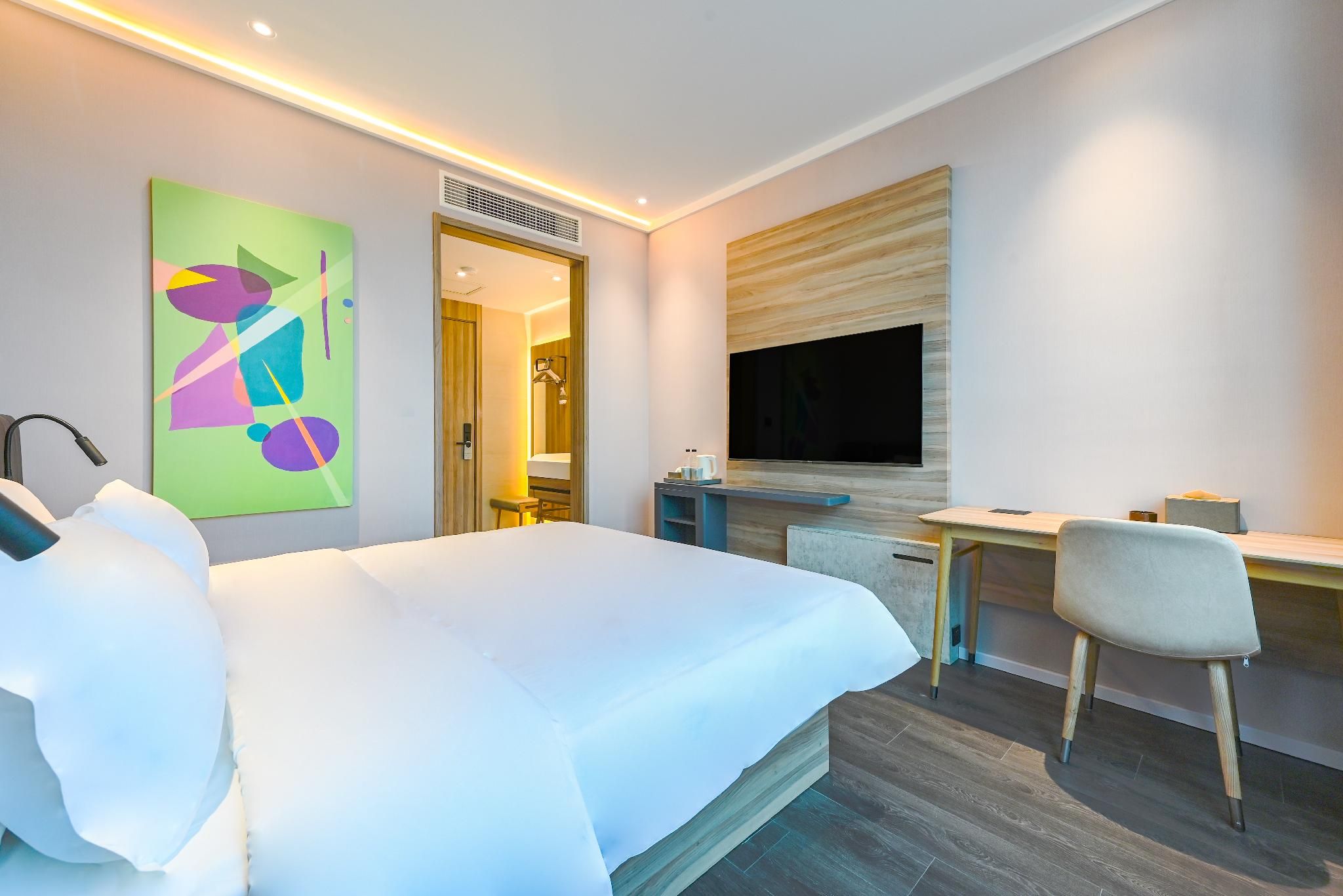 Queen Room A