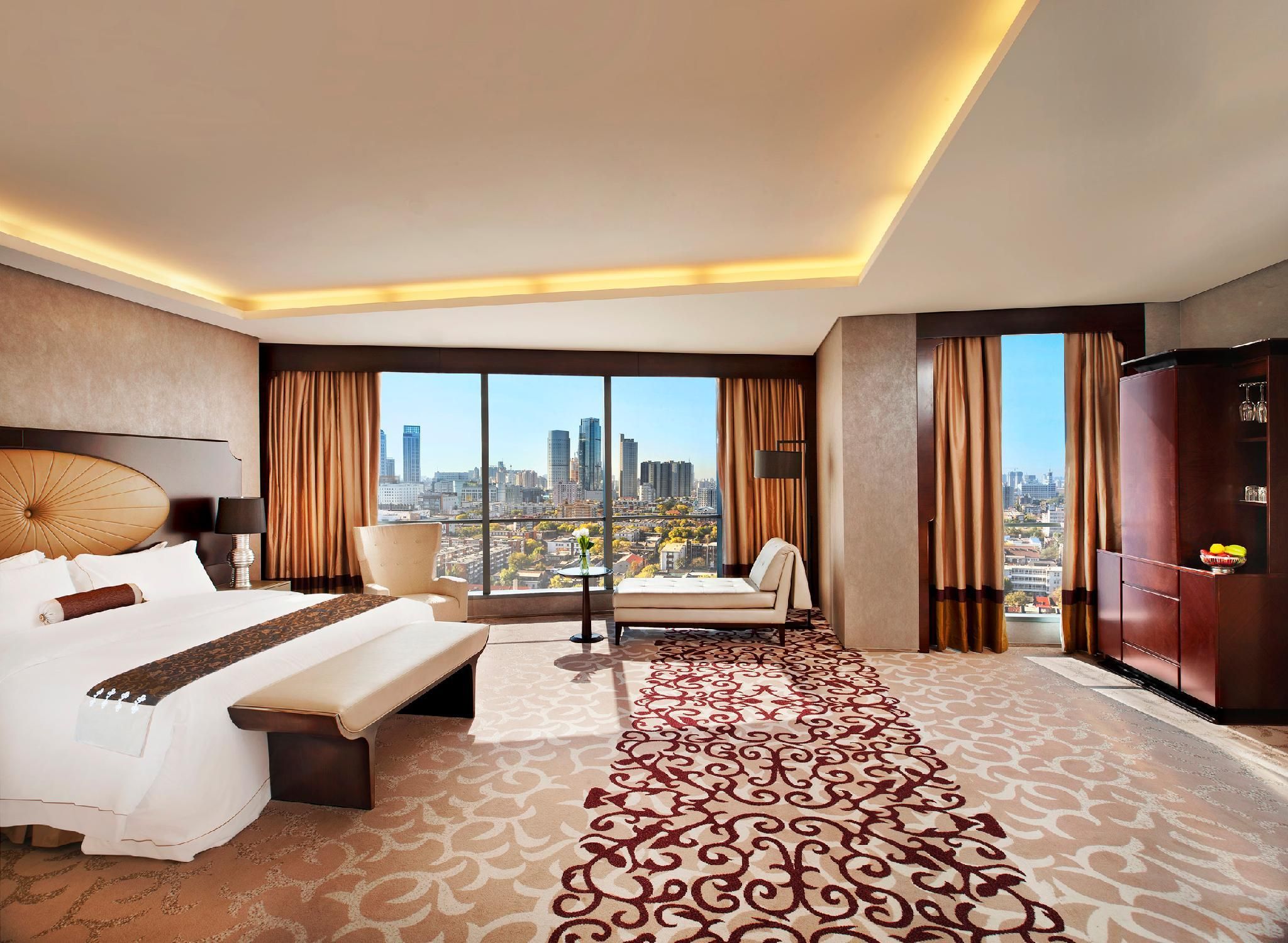 Guest room, 1 King, City view