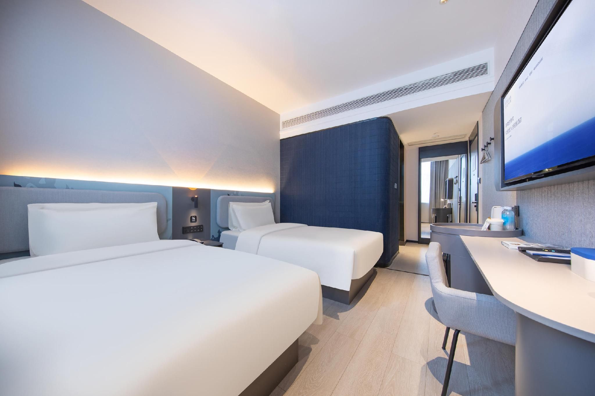 Standard Twin Bed Room