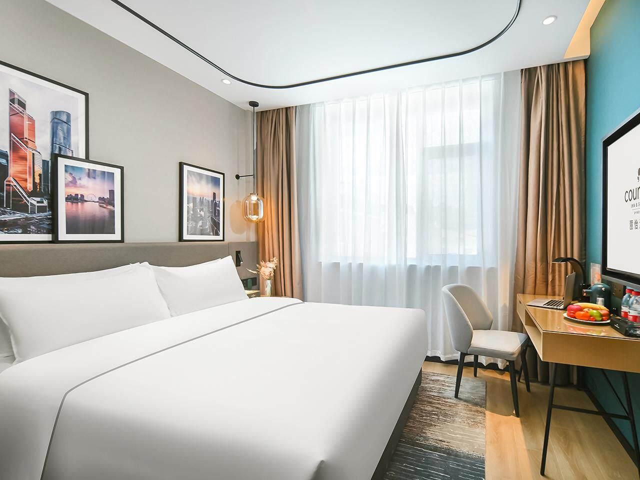 Pure King Room
