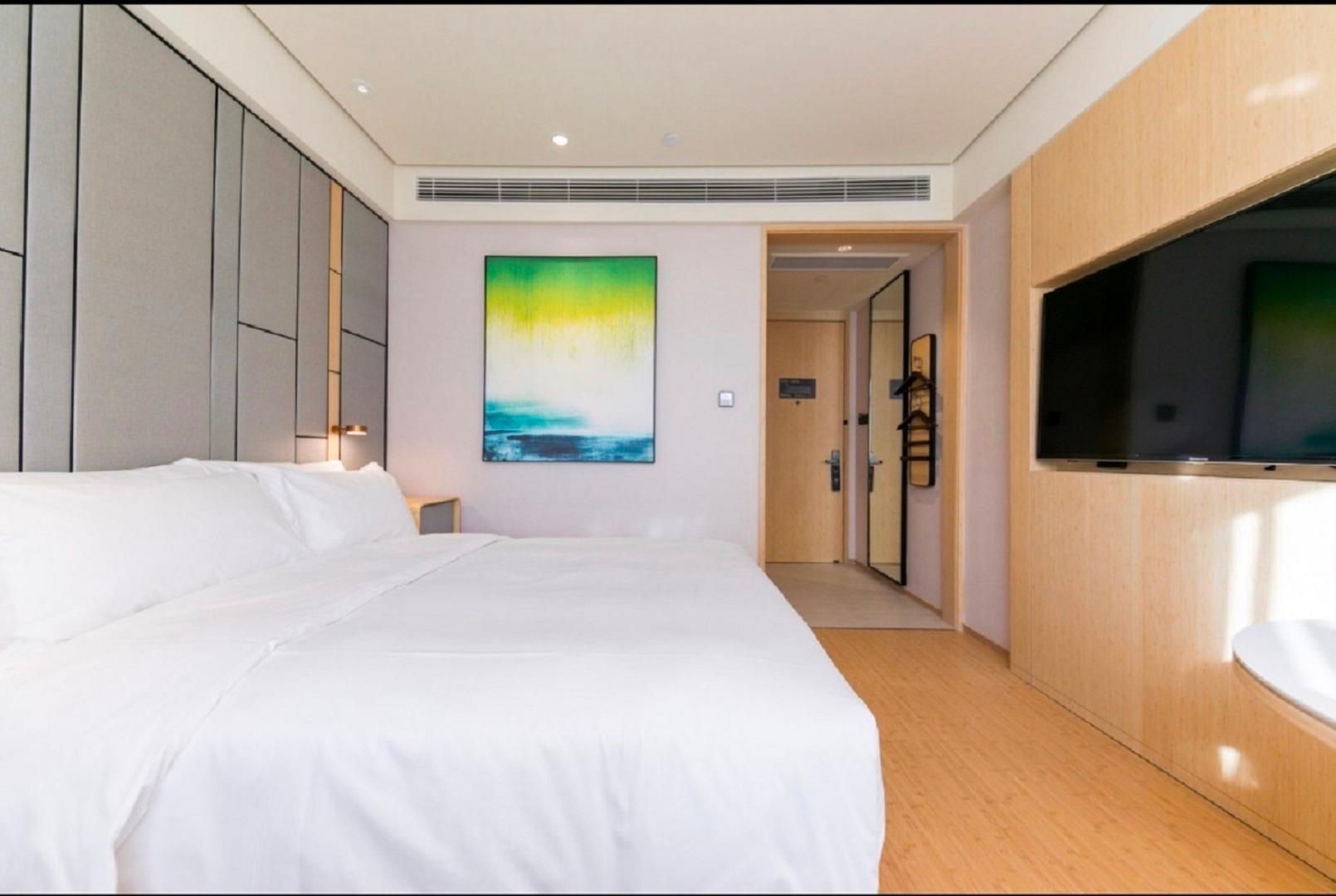 Hotel Queen Room