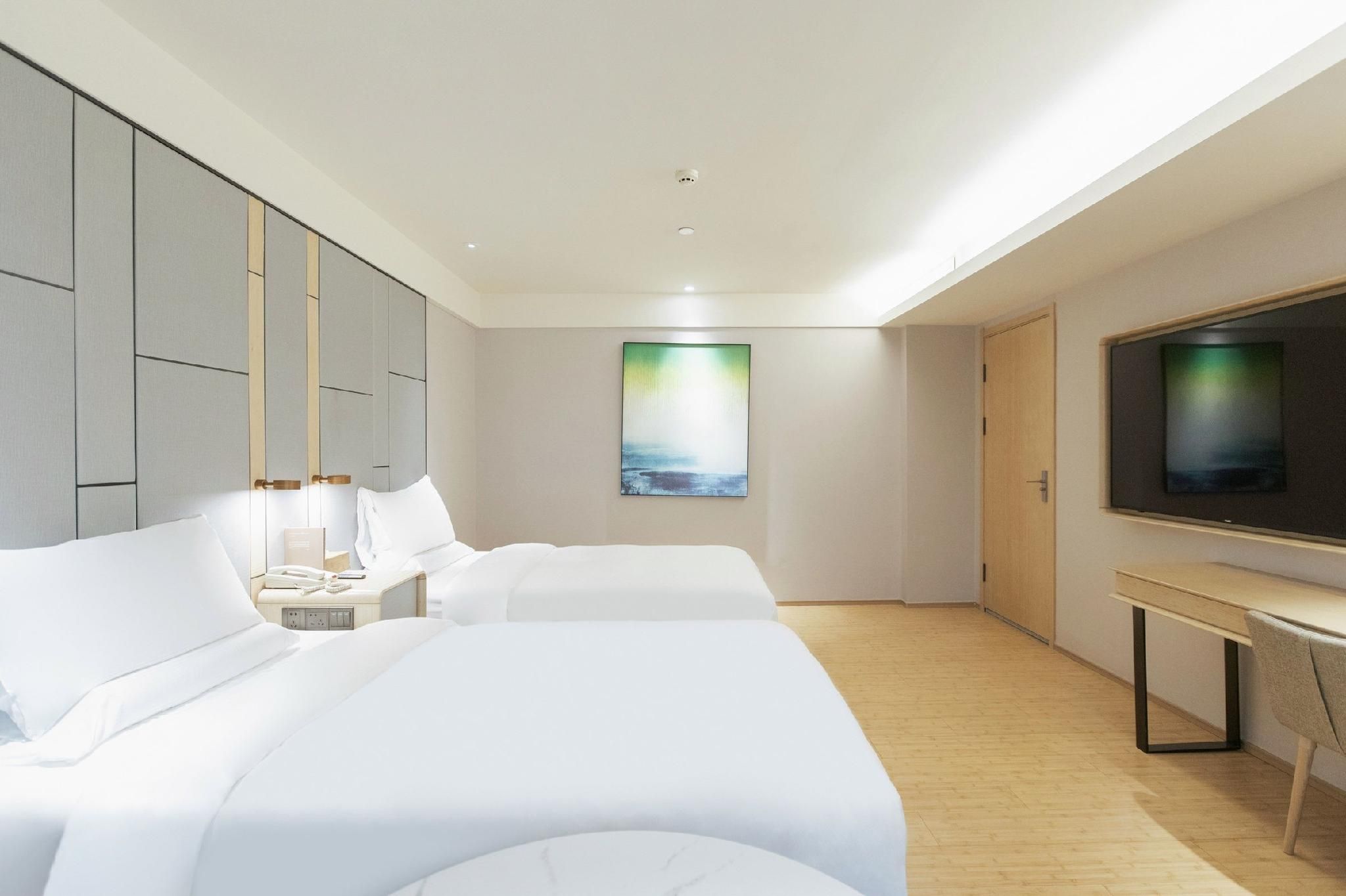 Suite with Twin Beds