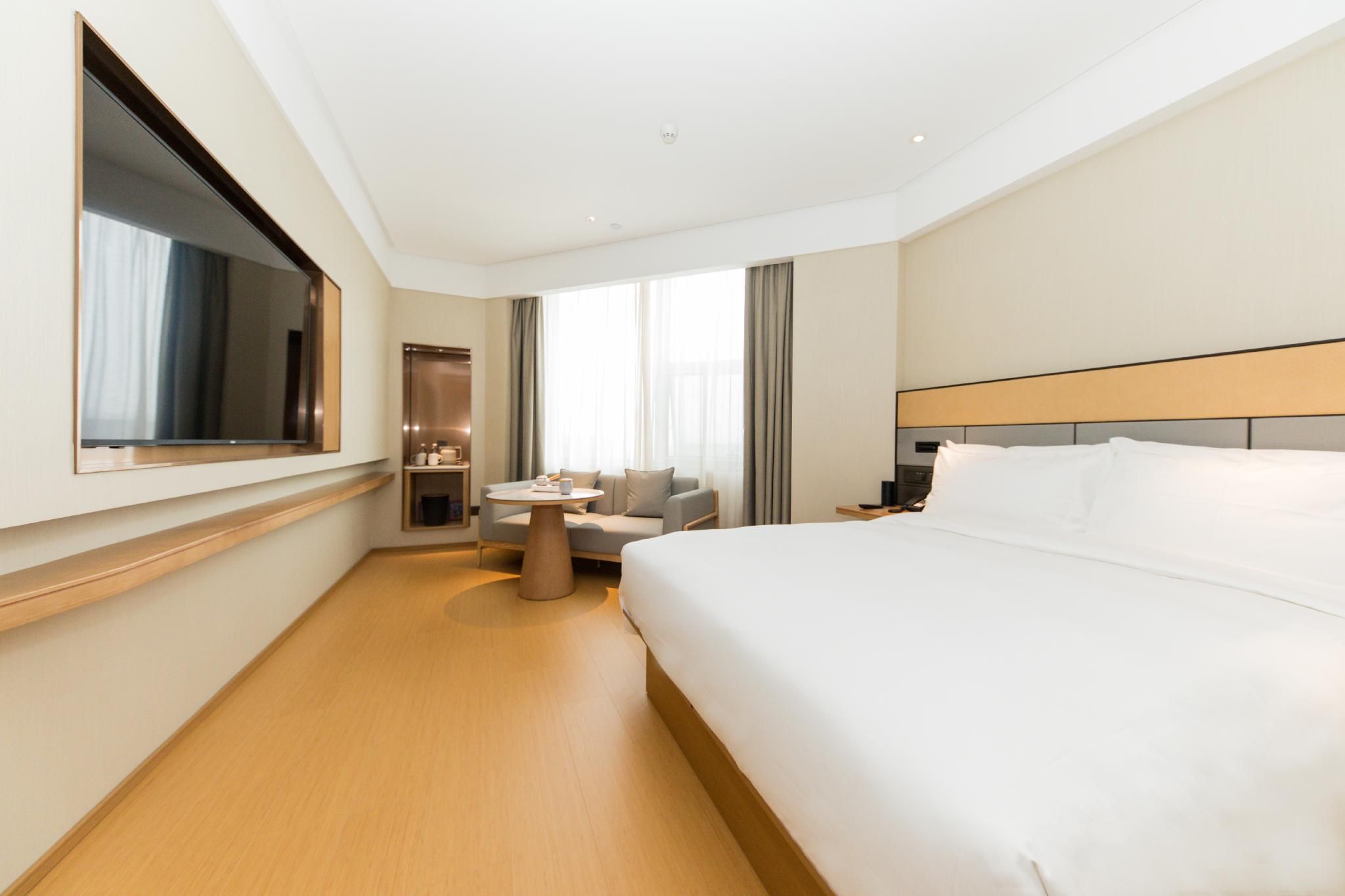 Huazhu - Room With Bed